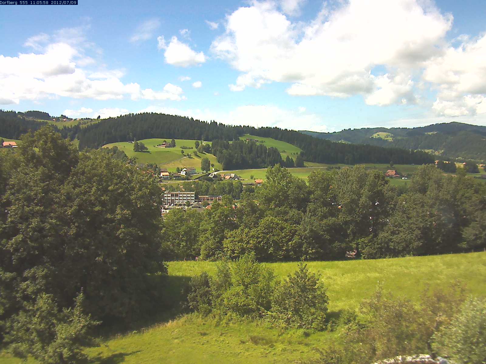 Webcam-Bild: Aussicht vom Dorfberg in Langnau 20120709-110600