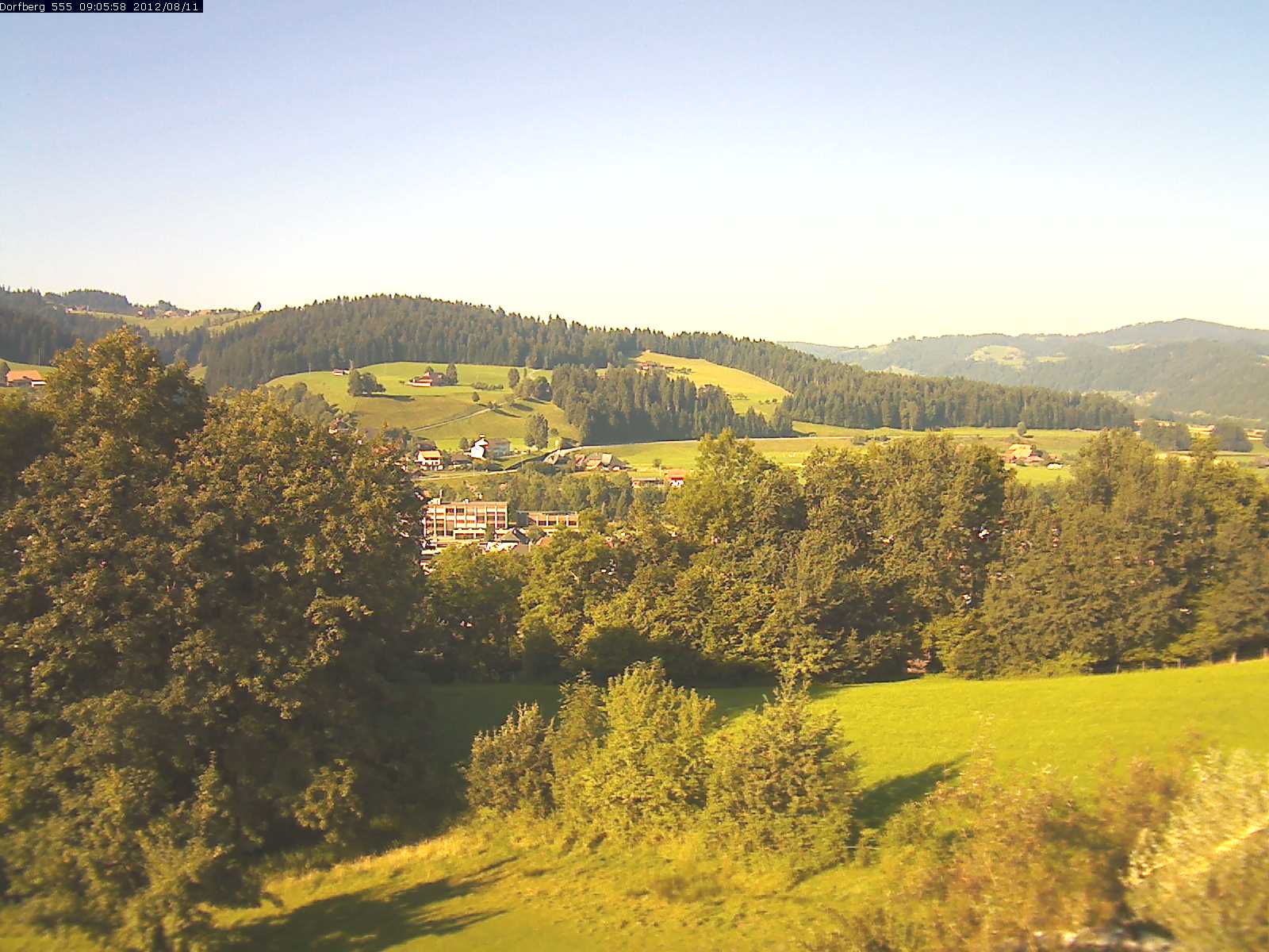 Webcam-Bild: Aussicht vom Dorfberg in Langnau 20120811-090600
