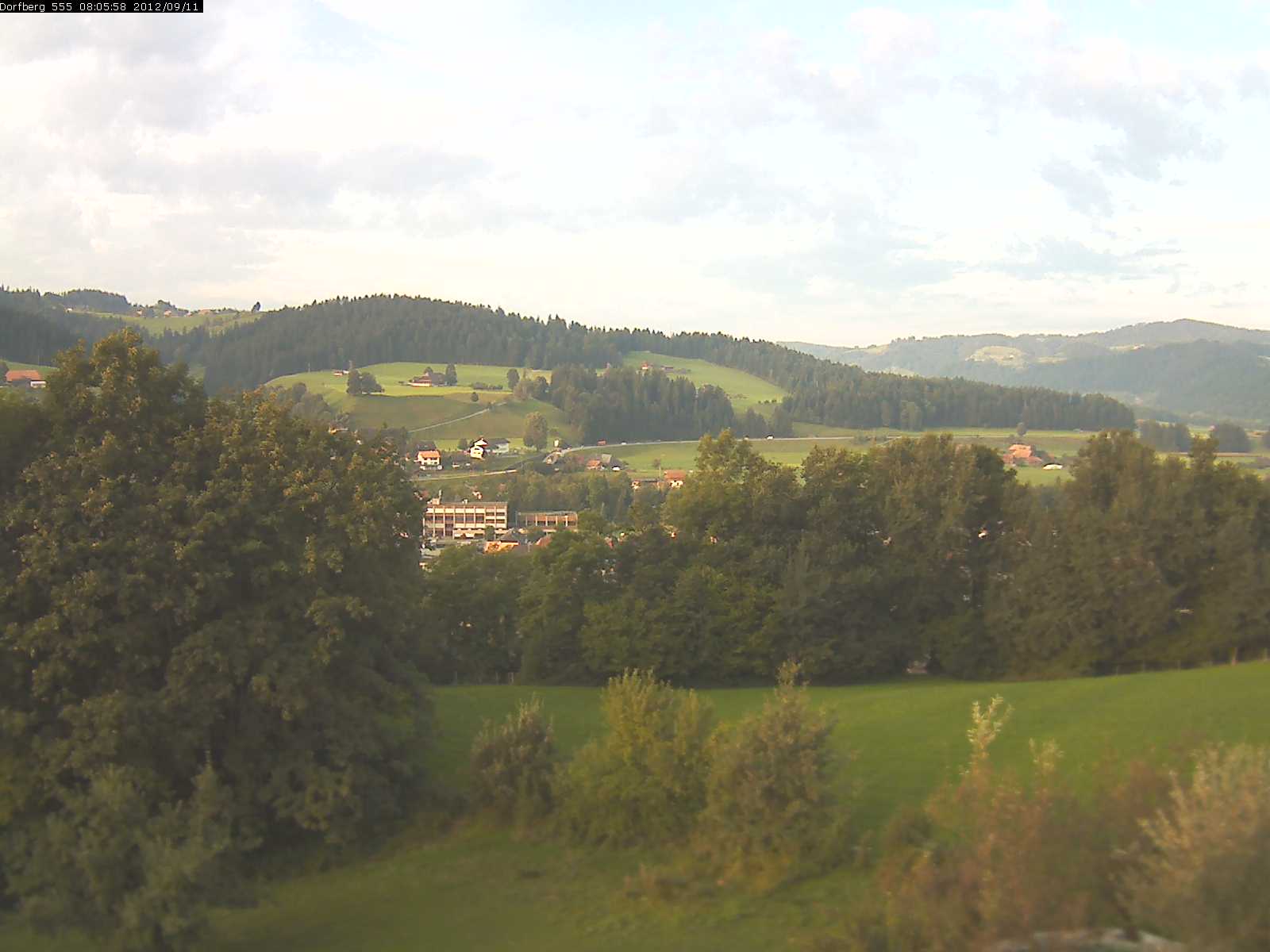 Webcam-Bild: Aussicht vom Dorfberg in Langnau 20120911-080600