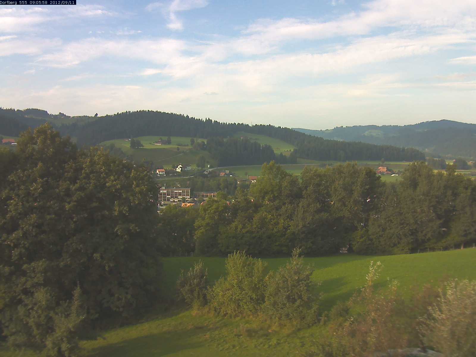 Webcam-Bild: Aussicht vom Dorfberg in Langnau 20120911-090600