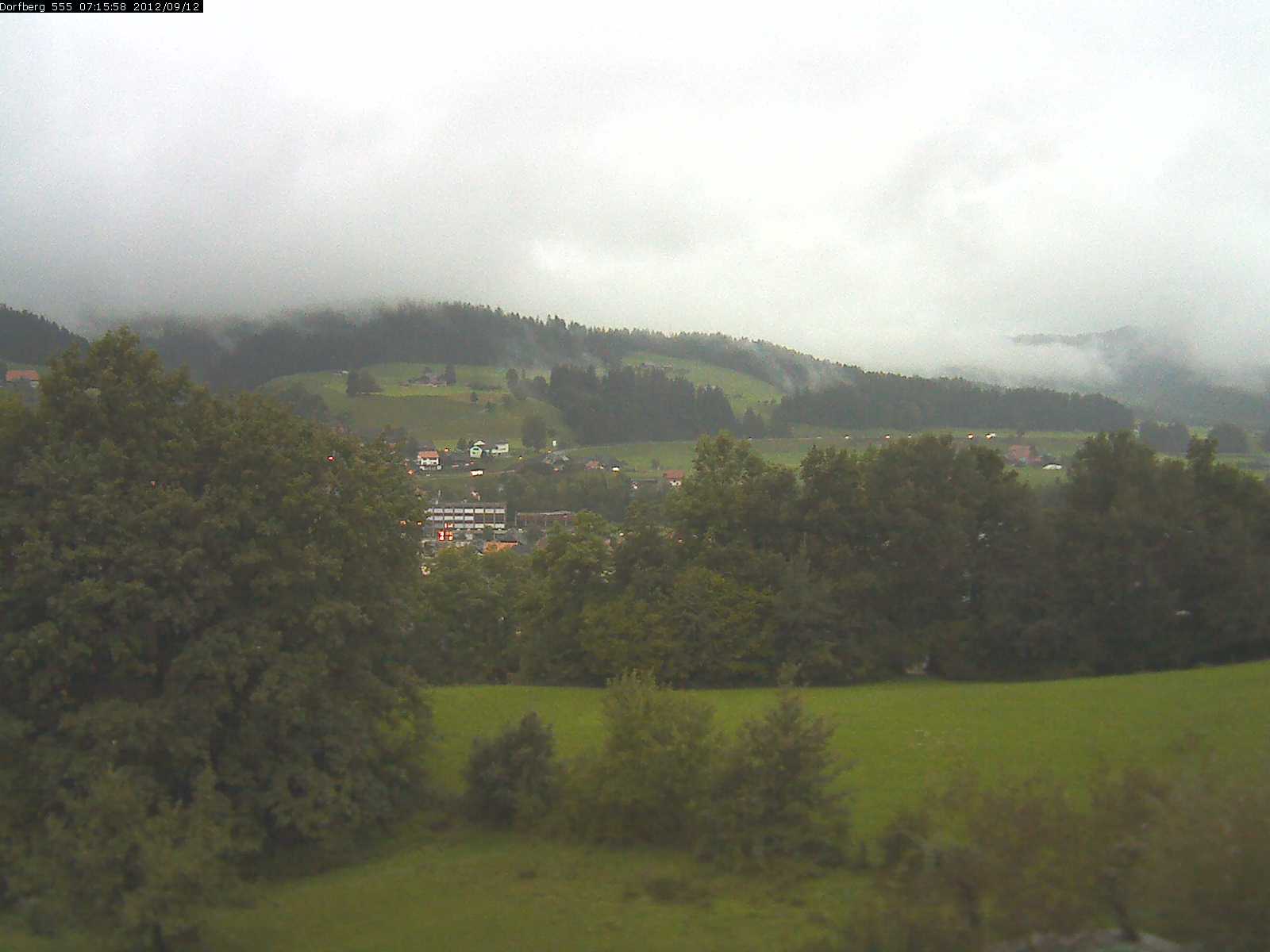 Webcam-Bild: Aussicht vom Dorfberg in Langnau 20120912-071600