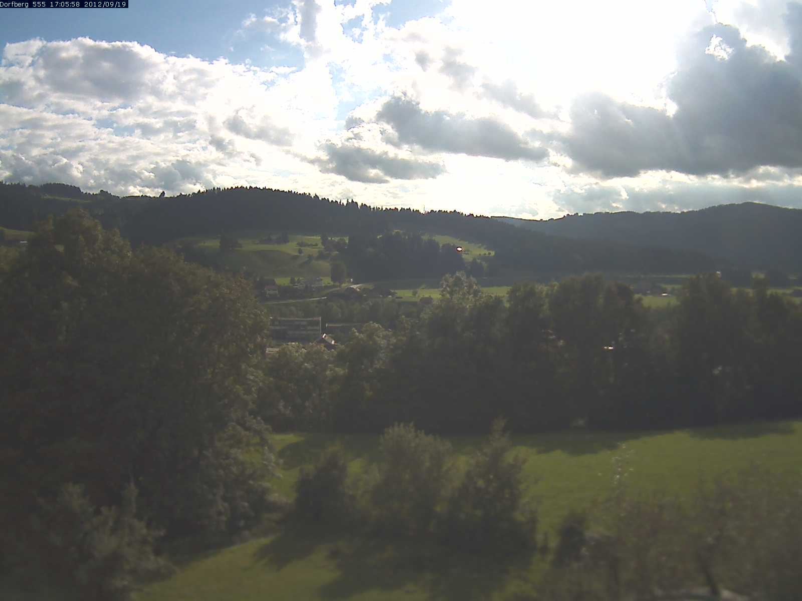 Webcam-Bild: Aussicht vom Dorfberg in Langnau 20120919-170600
