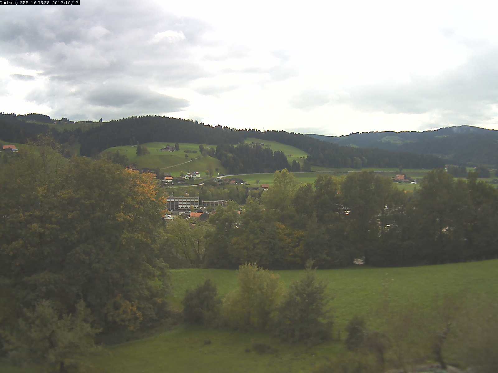 Webcam-Bild: Aussicht vom Dorfberg in Langnau 20121012-160600