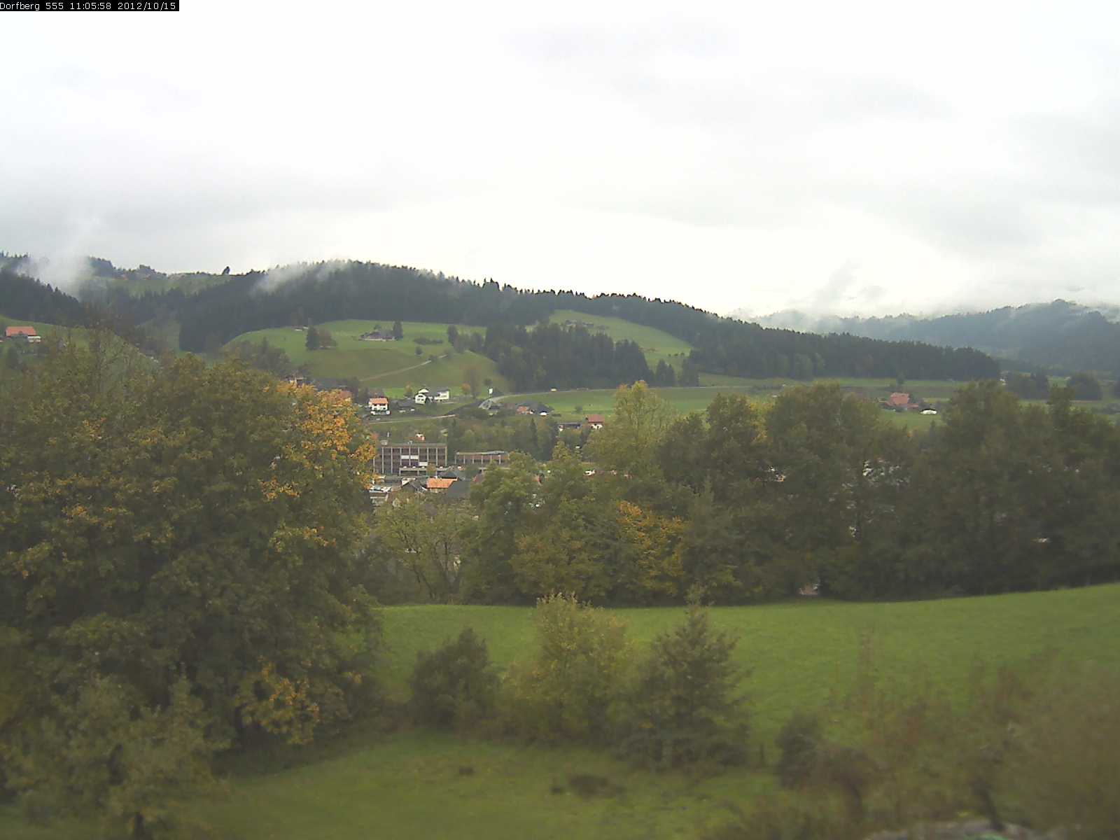 Webcam-Bild: Aussicht vom Dorfberg in Langnau 20121015-110600