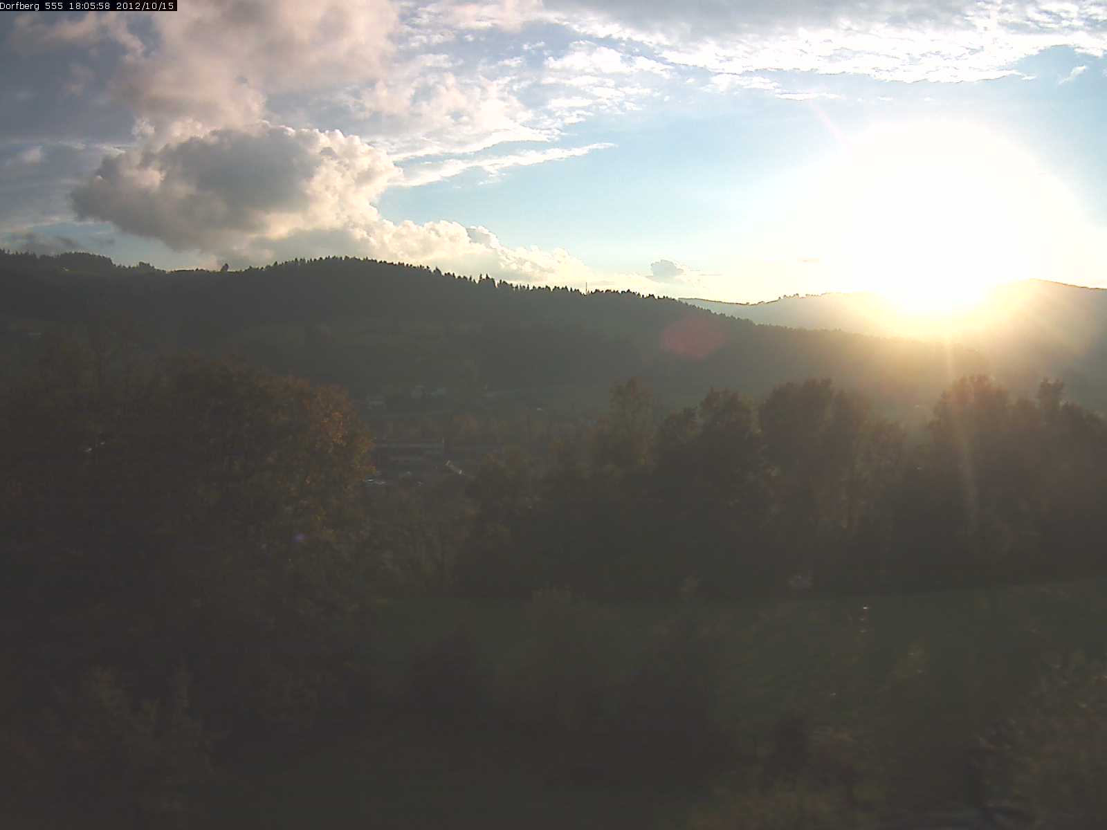 Webcam-Bild: Aussicht vom Dorfberg in Langnau 20121015-180600