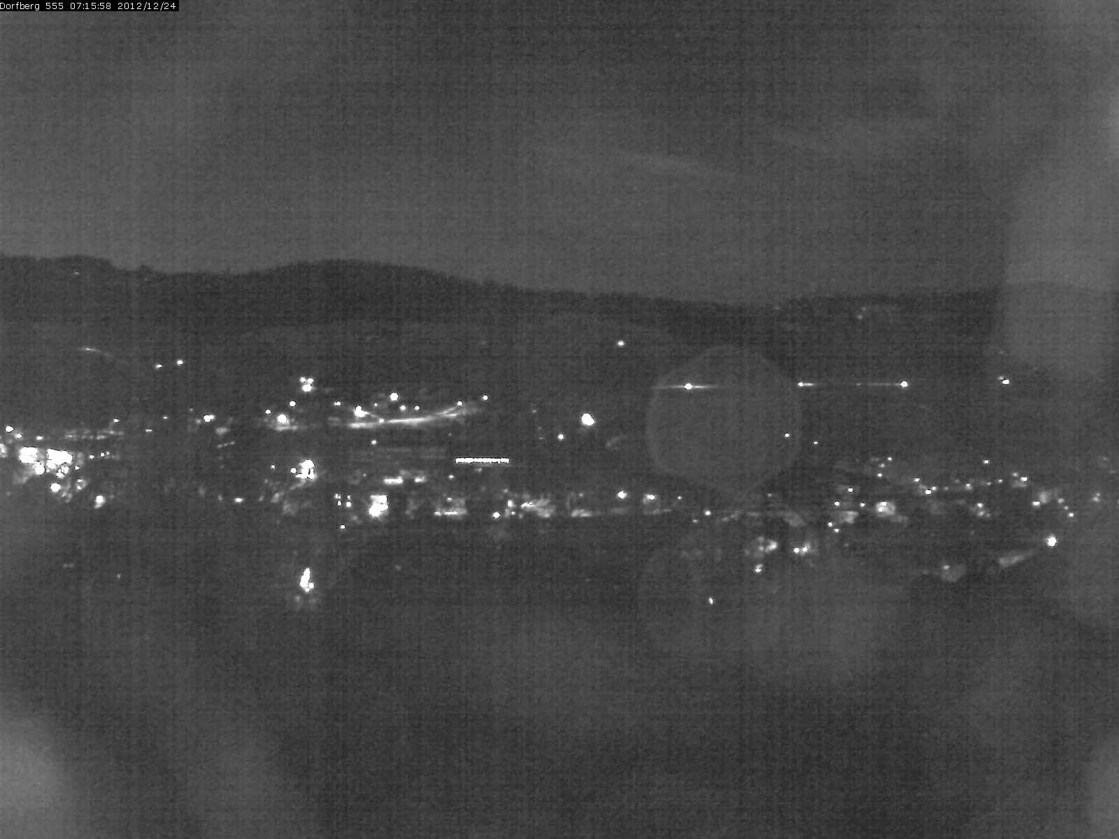 Webcam-Bild: Aussicht vom Dorfberg in Langnau 20121224-071600