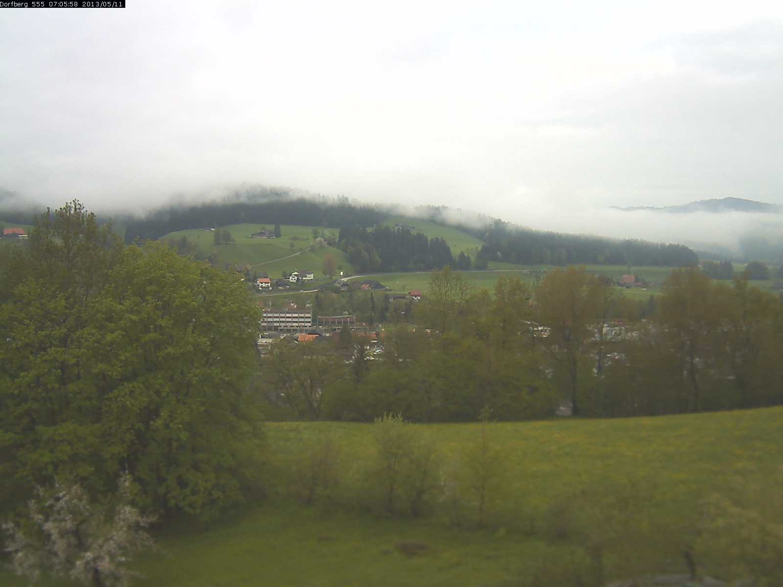 Webcam-Bild: Aussicht vom Dorfberg in Langnau 20130511-070600