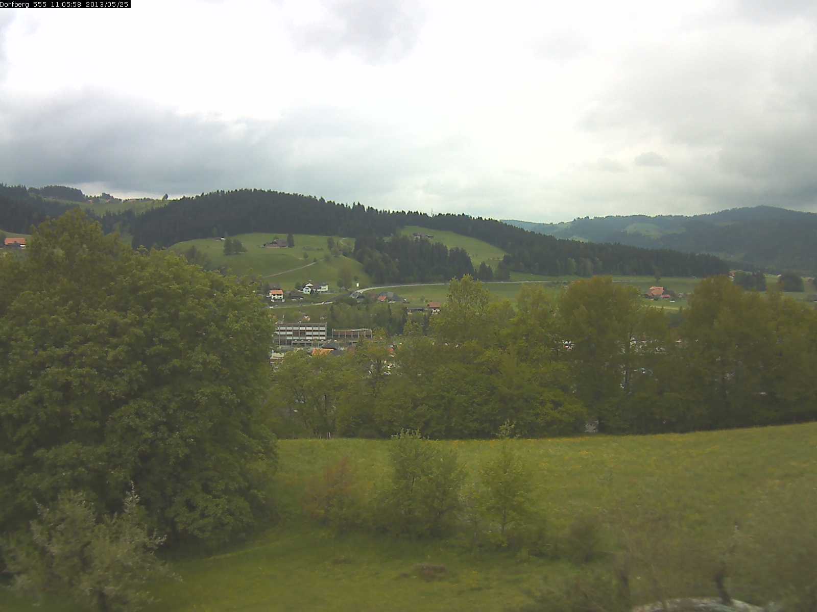 Webcam-Bild: Aussicht vom Dorfberg in Langnau 20130525-110600