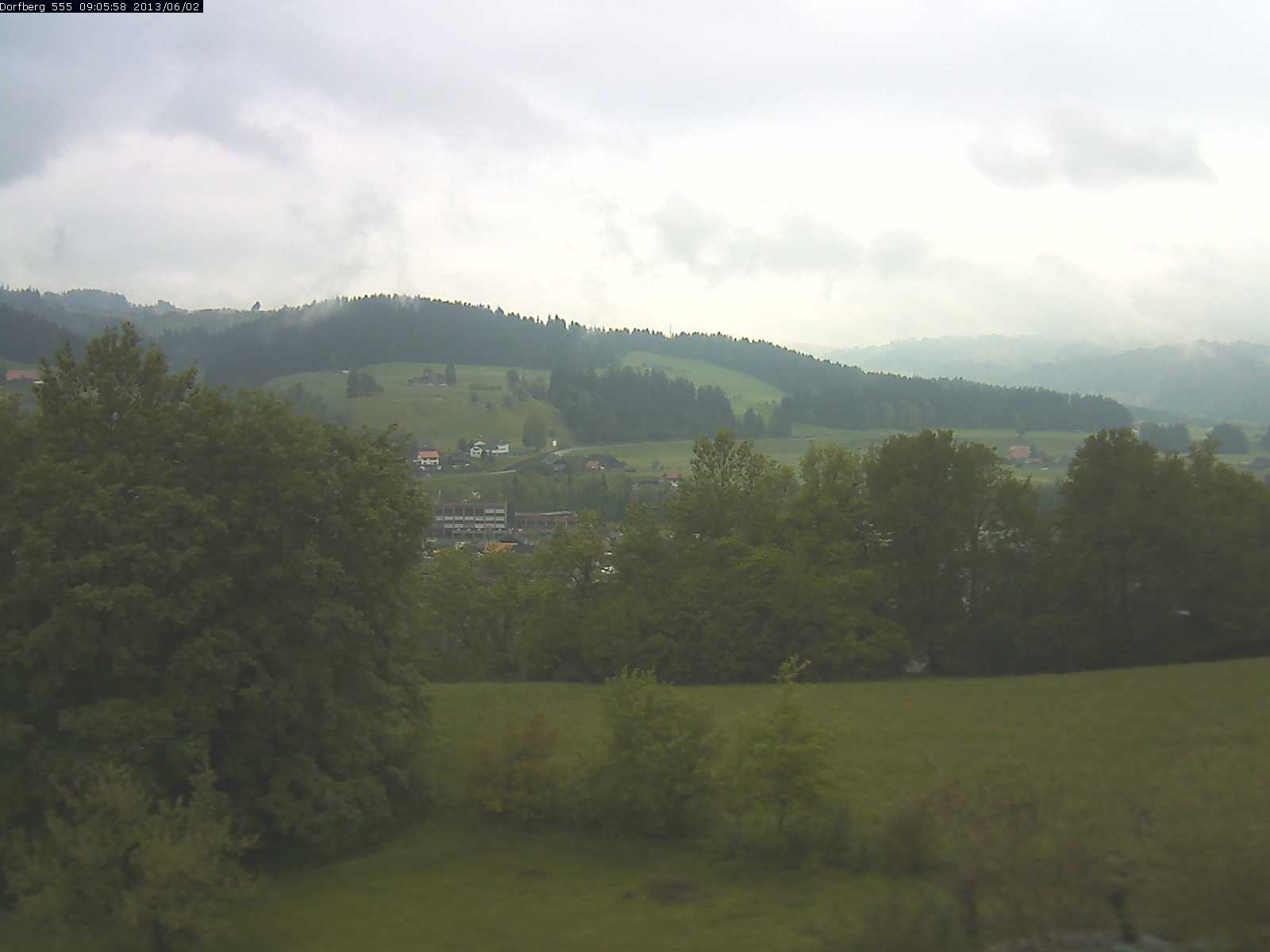 Webcam-Bild: Aussicht vom Dorfberg in Langnau 20130602-090600