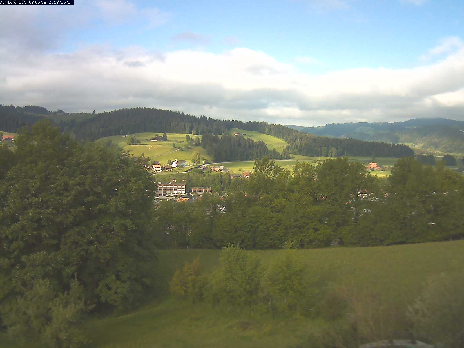 Webcam-Bild: Aussicht vom Dorfberg in Langnau 20130604-080600