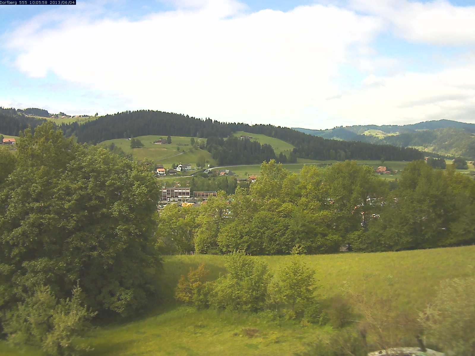 Webcam-Bild: Aussicht vom Dorfberg in Langnau 20130604-100600