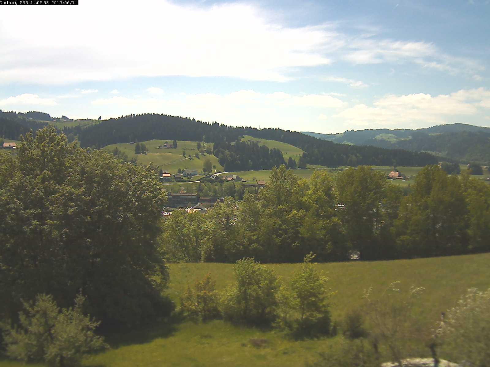 Webcam-Bild: Aussicht vom Dorfberg in Langnau 20130604-140600
