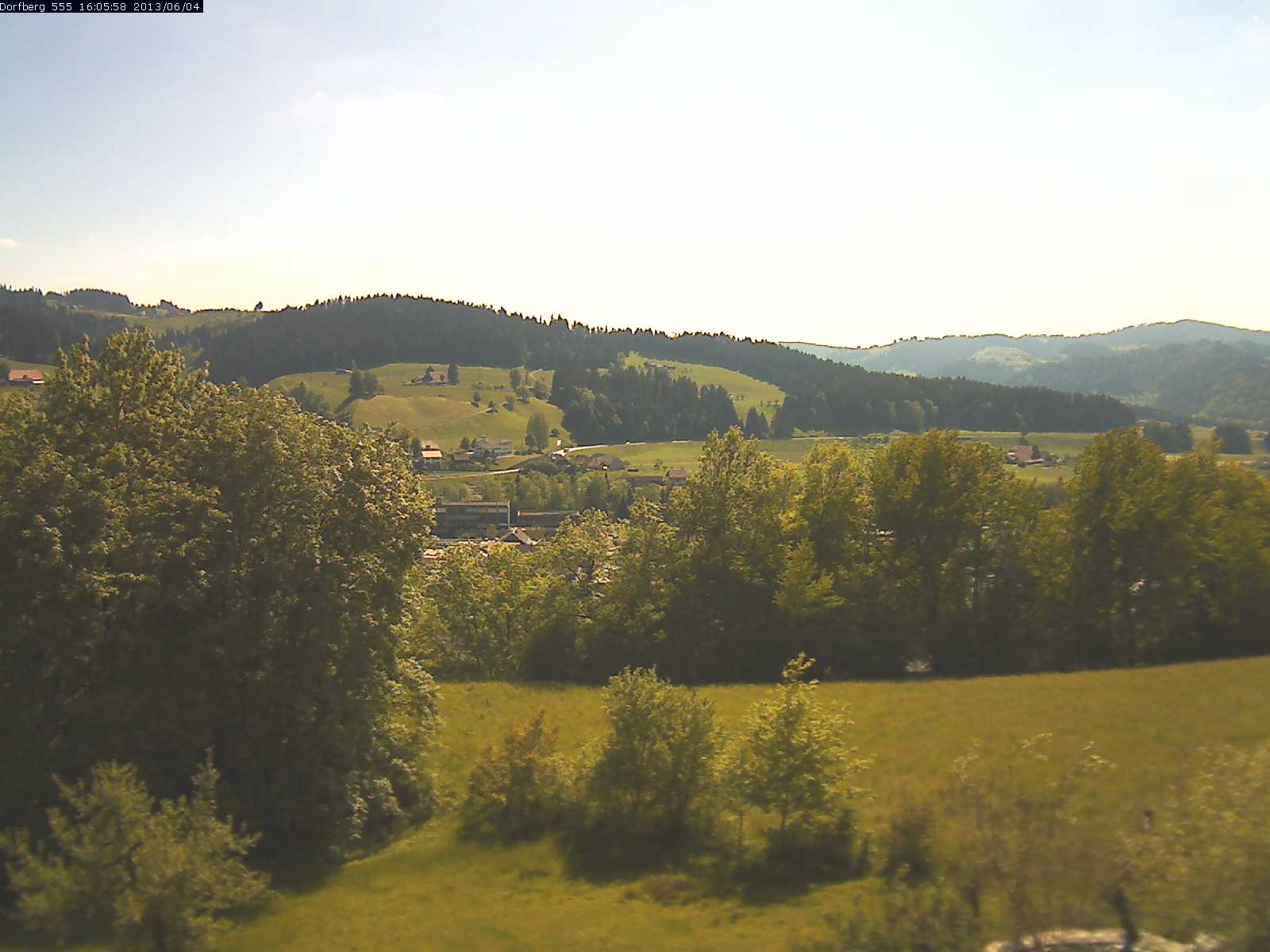 Webcam-Bild: Aussicht vom Dorfberg in Langnau 20130604-160600