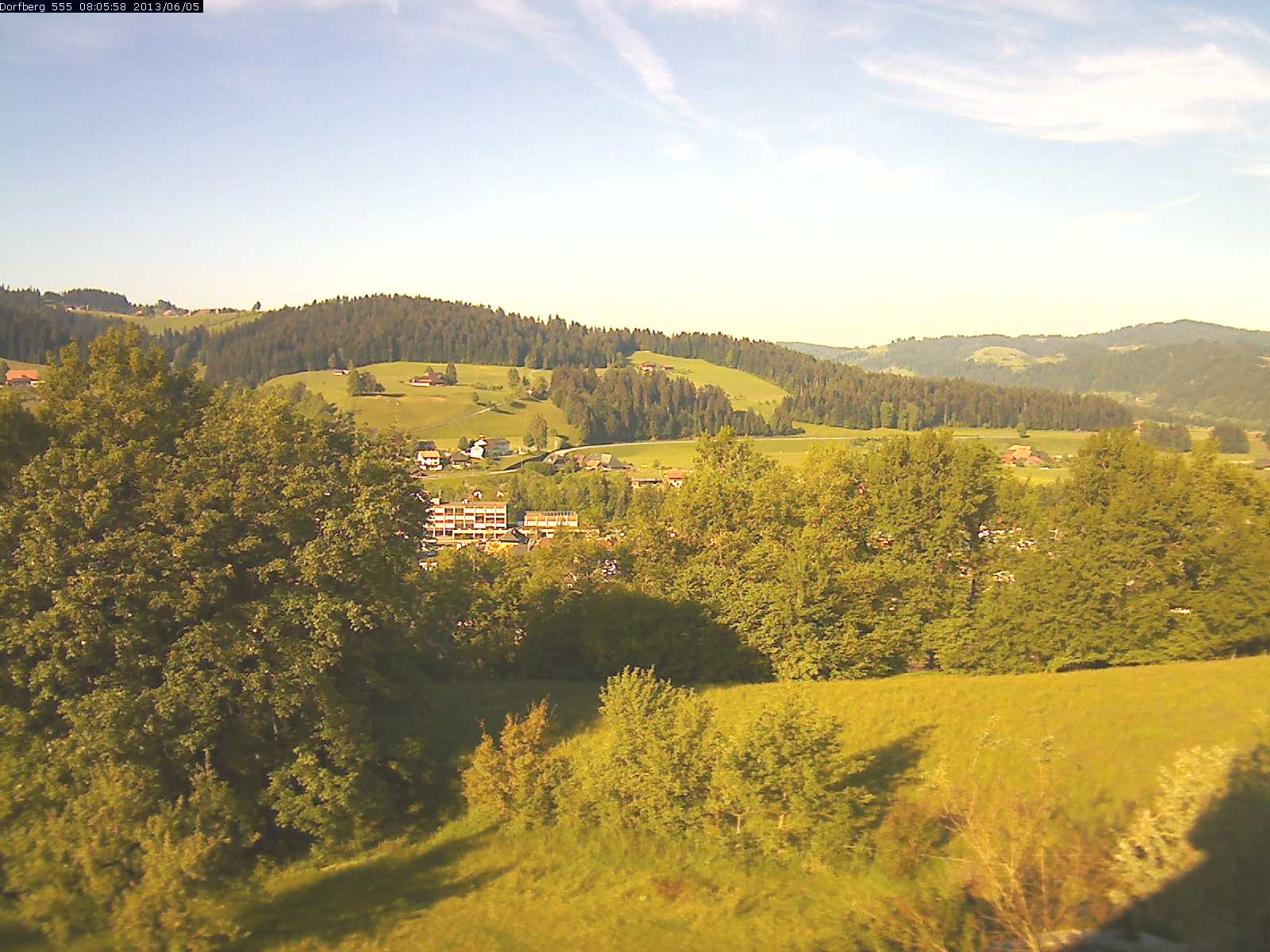 Webcam-Bild: Aussicht vom Dorfberg in Langnau 20130605-080600