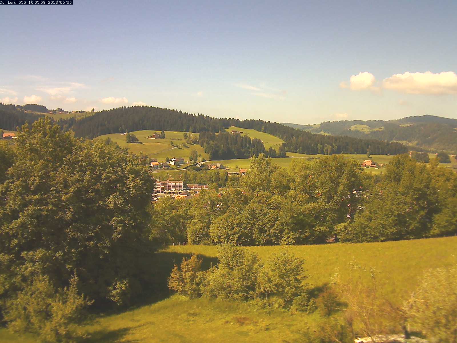 Webcam-Bild: Aussicht vom Dorfberg in Langnau 20130605-100600