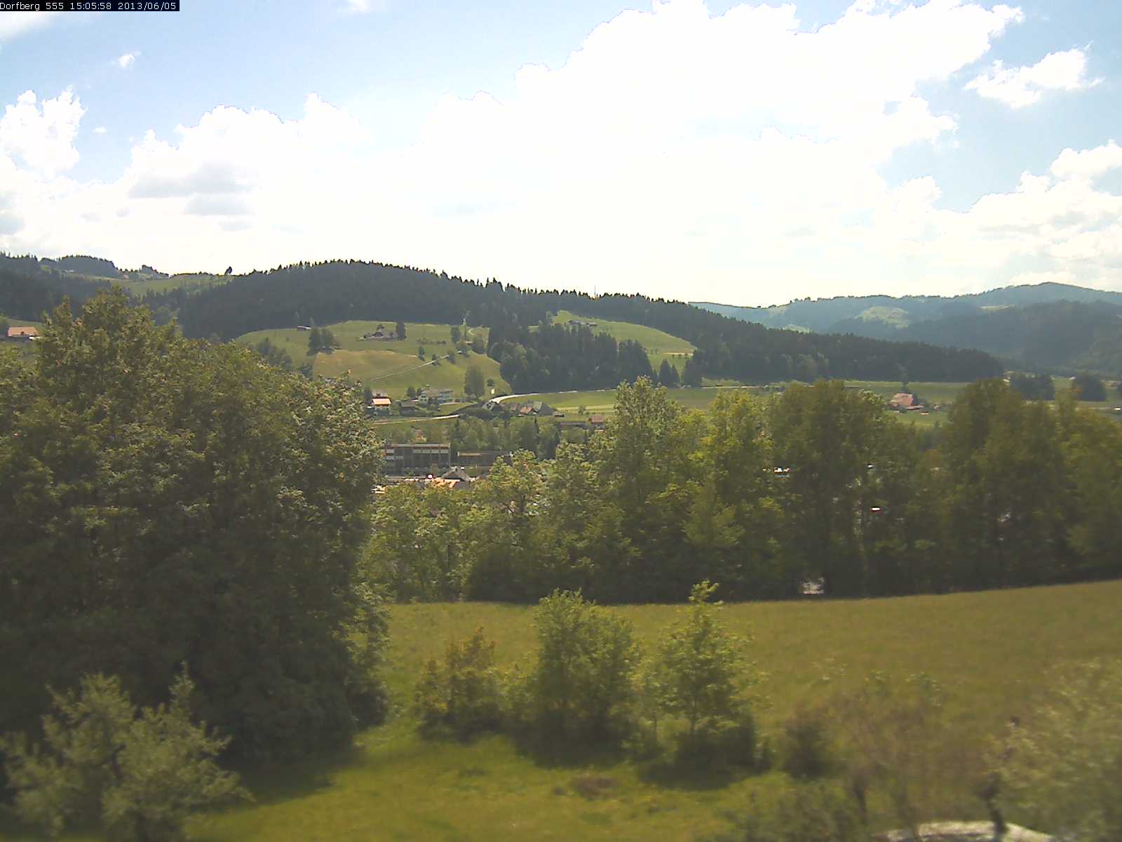 Webcam-Bild: Aussicht vom Dorfberg in Langnau 20130605-150600