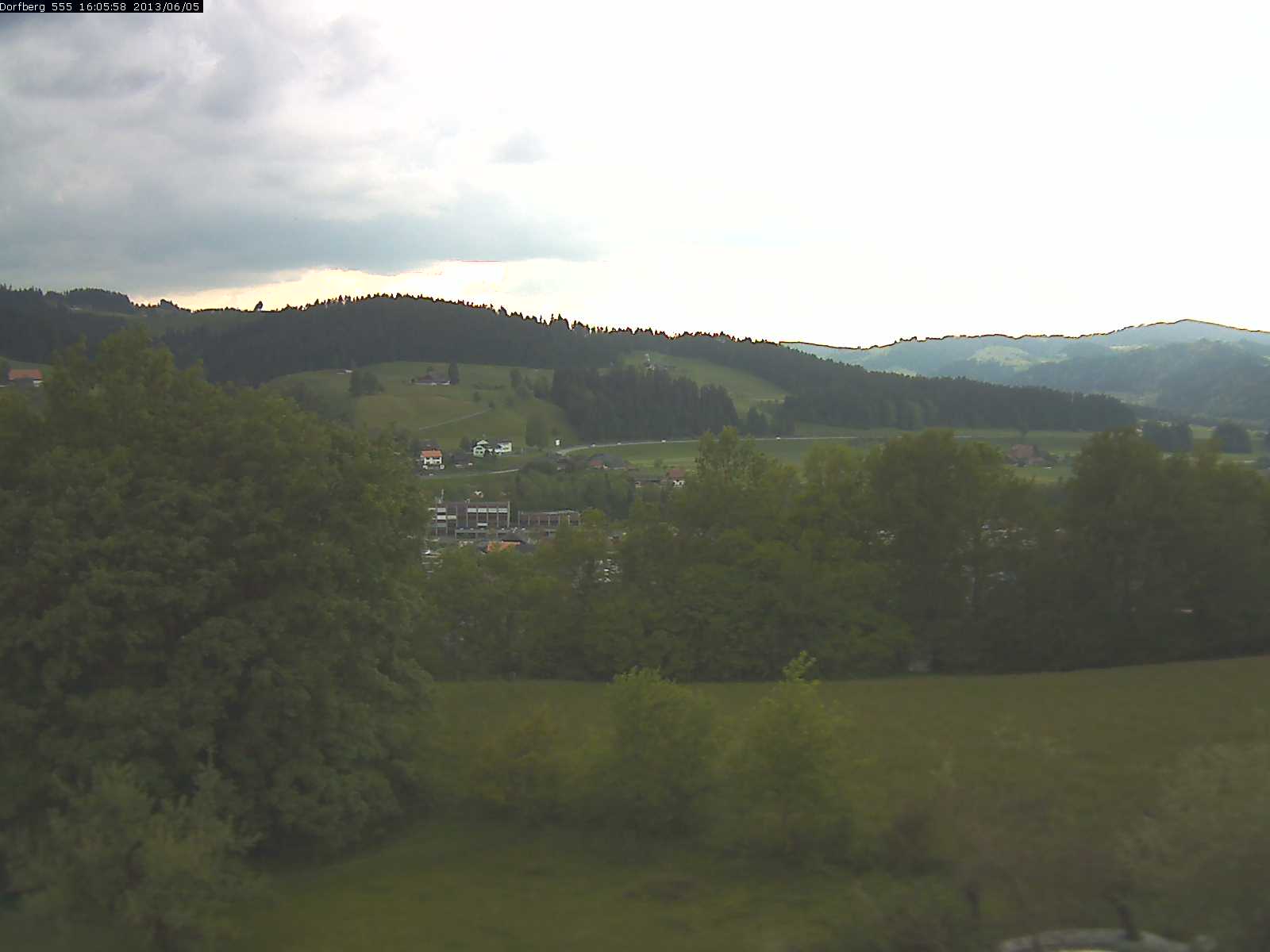 Webcam-Bild: Aussicht vom Dorfberg in Langnau 20130605-160600