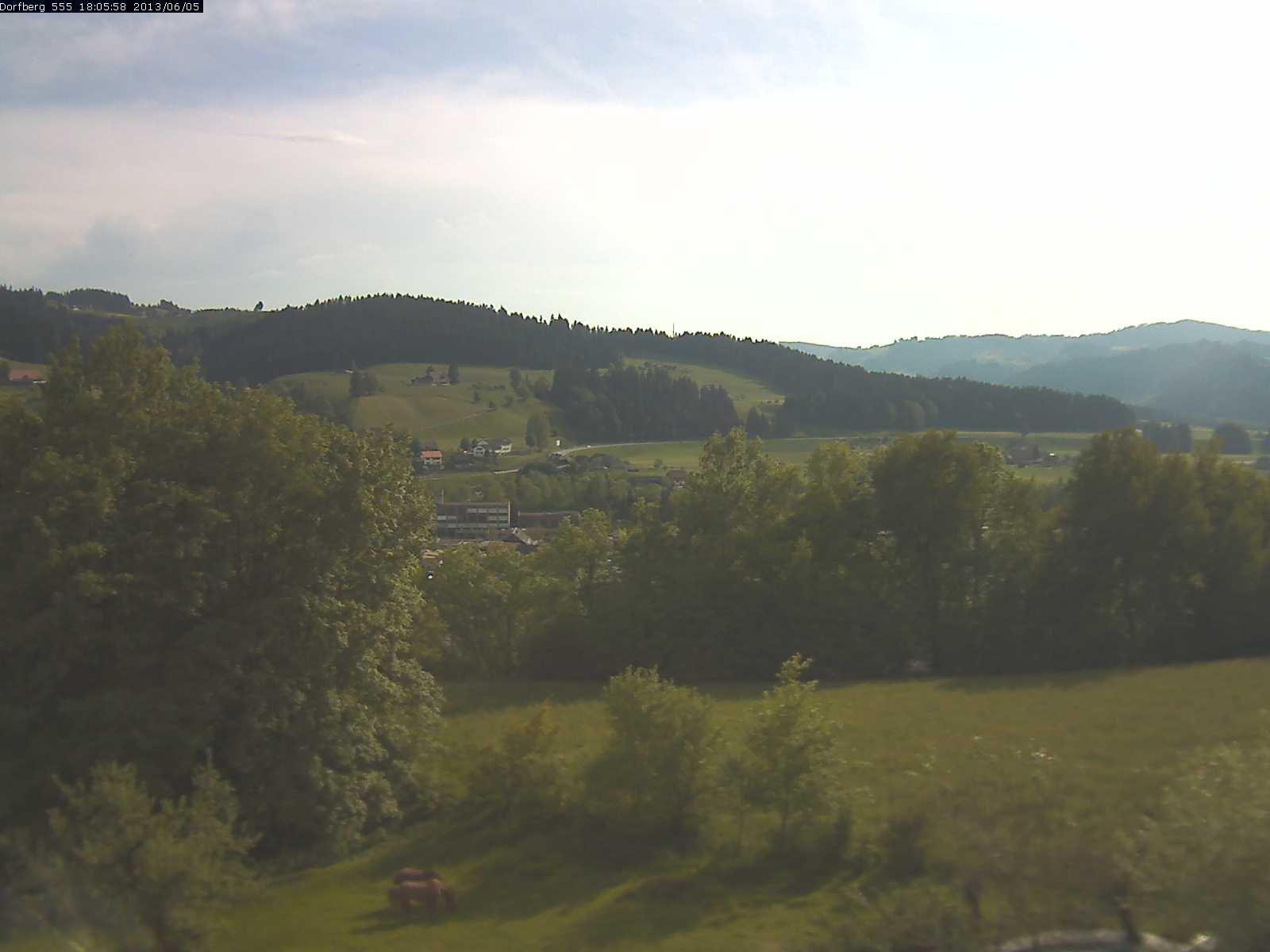 Webcam-Bild: Aussicht vom Dorfberg in Langnau 20130605-180600