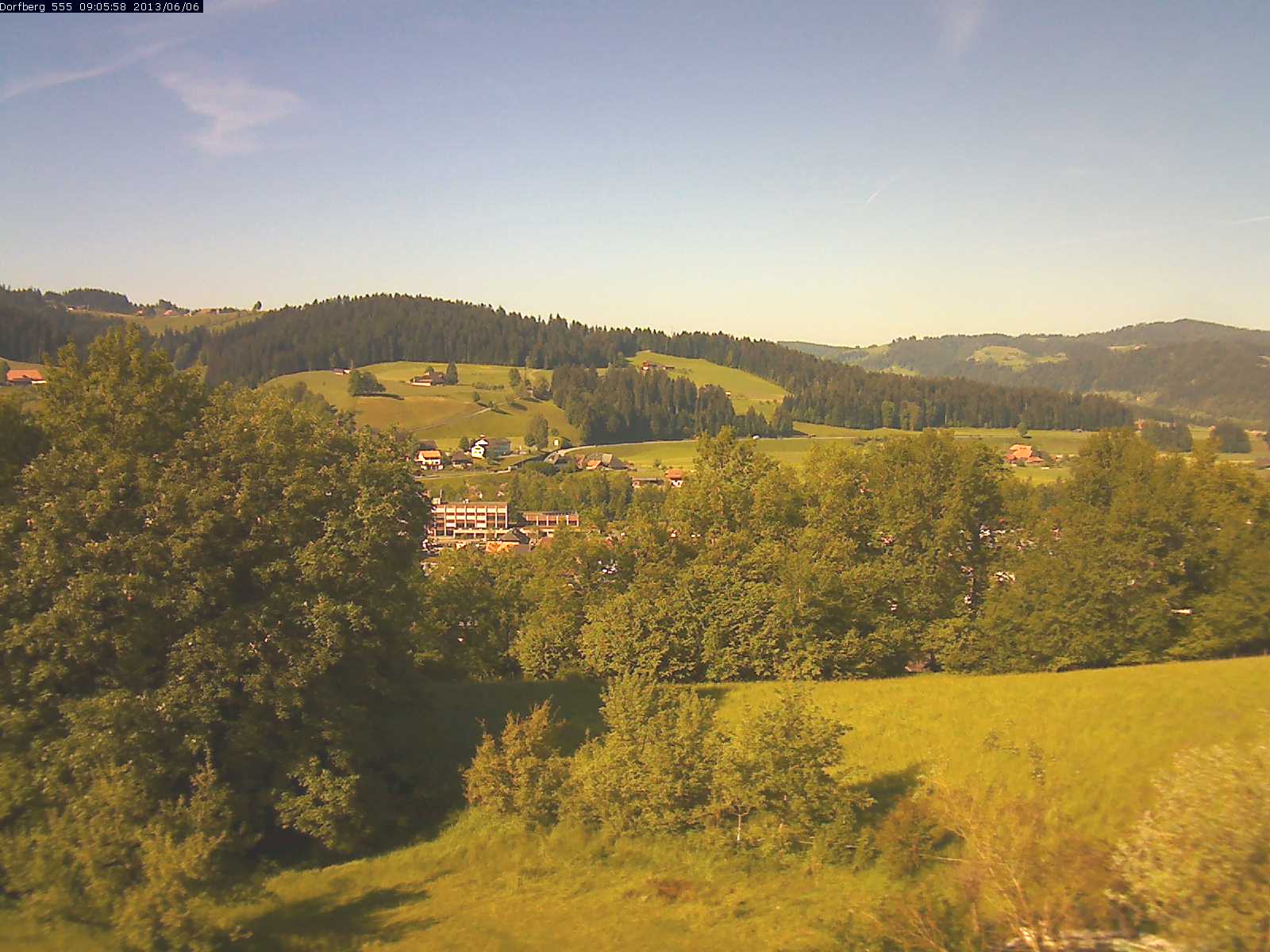 Webcam-Bild: Aussicht vom Dorfberg in Langnau 20130606-090600
