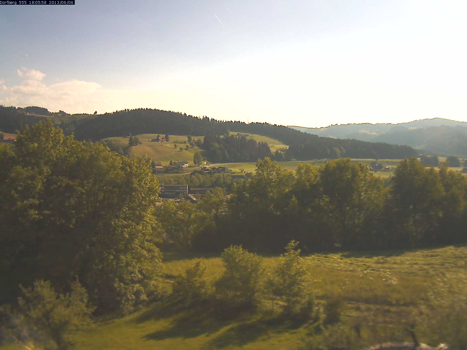 Webcam-Bild: Aussicht vom Dorfberg in Langnau 20130606-180600