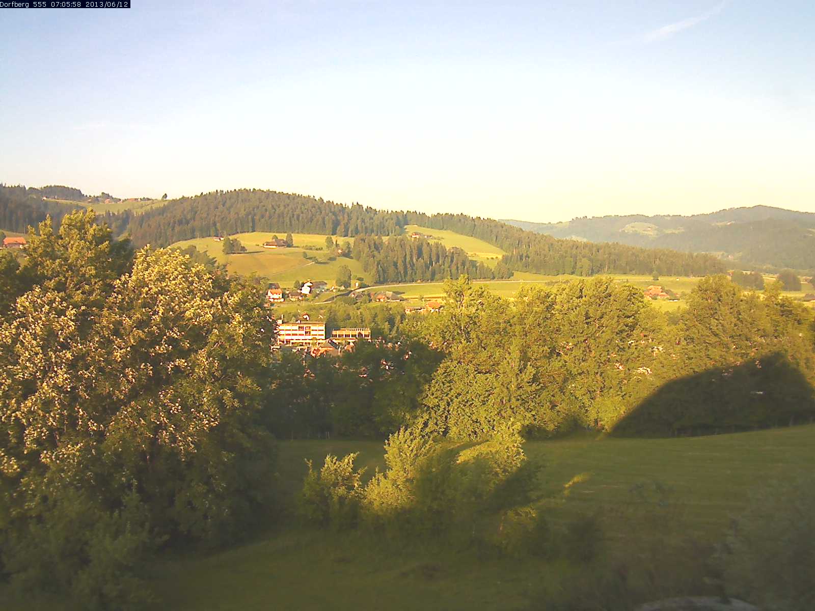 Webcam-Bild: Aussicht vom Dorfberg in Langnau 20130612-070600