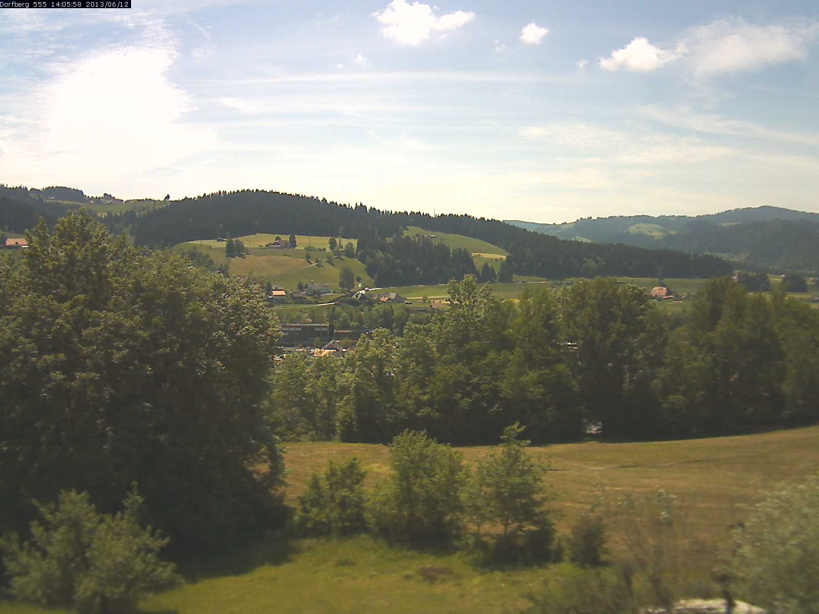 Webcam-Bild: Aussicht vom Dorfberg in Langnau 20130612-140600