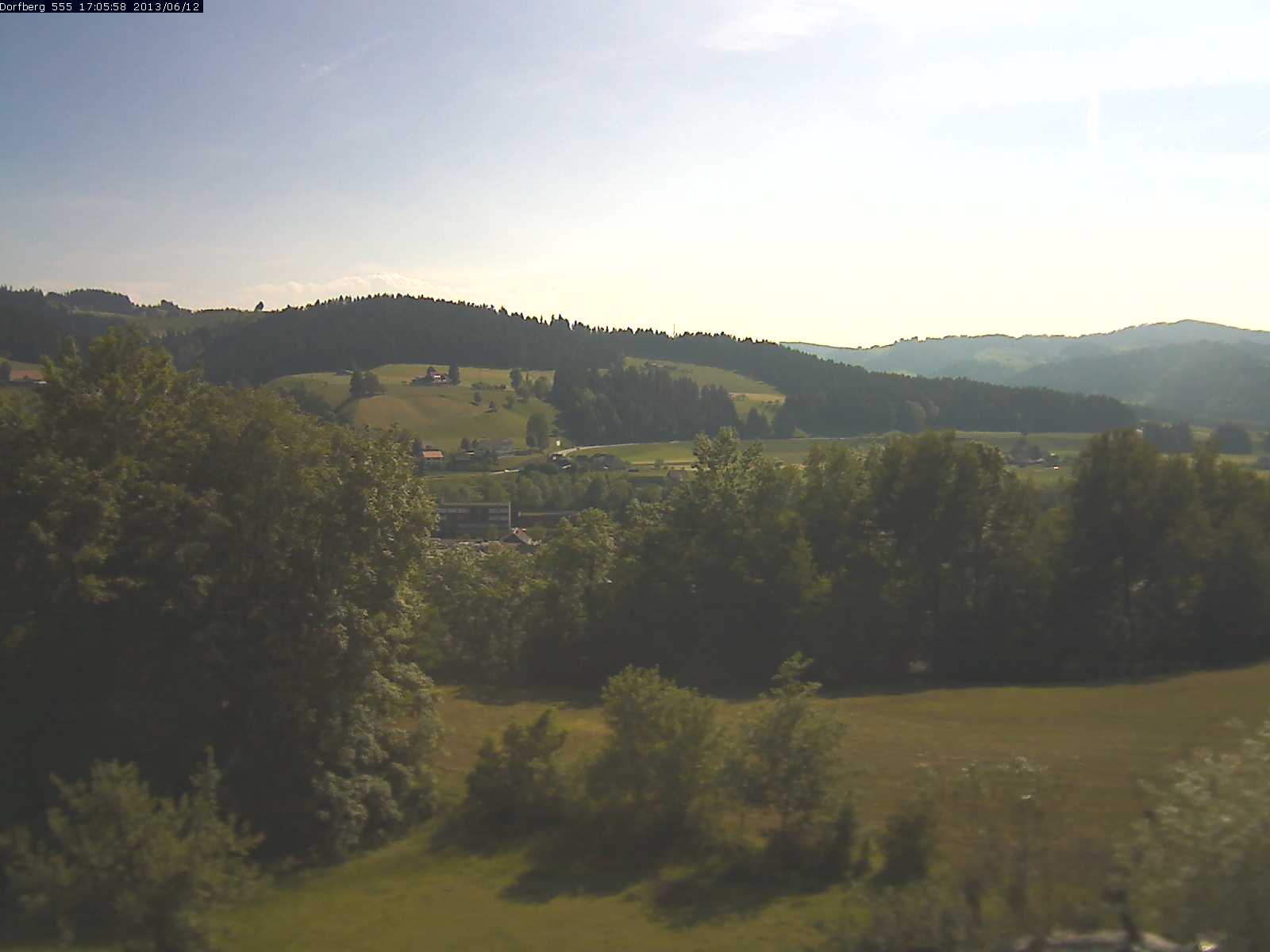 Webcam-Bild: Aussicht vom Dorfberg in Langnau 20130612-170600