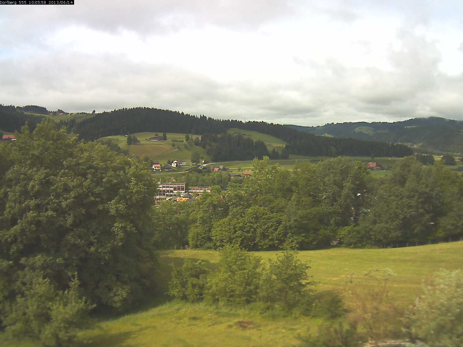 Webcam-Bild: Aussicht vom Dorfberg in Langnau 20130614-100600