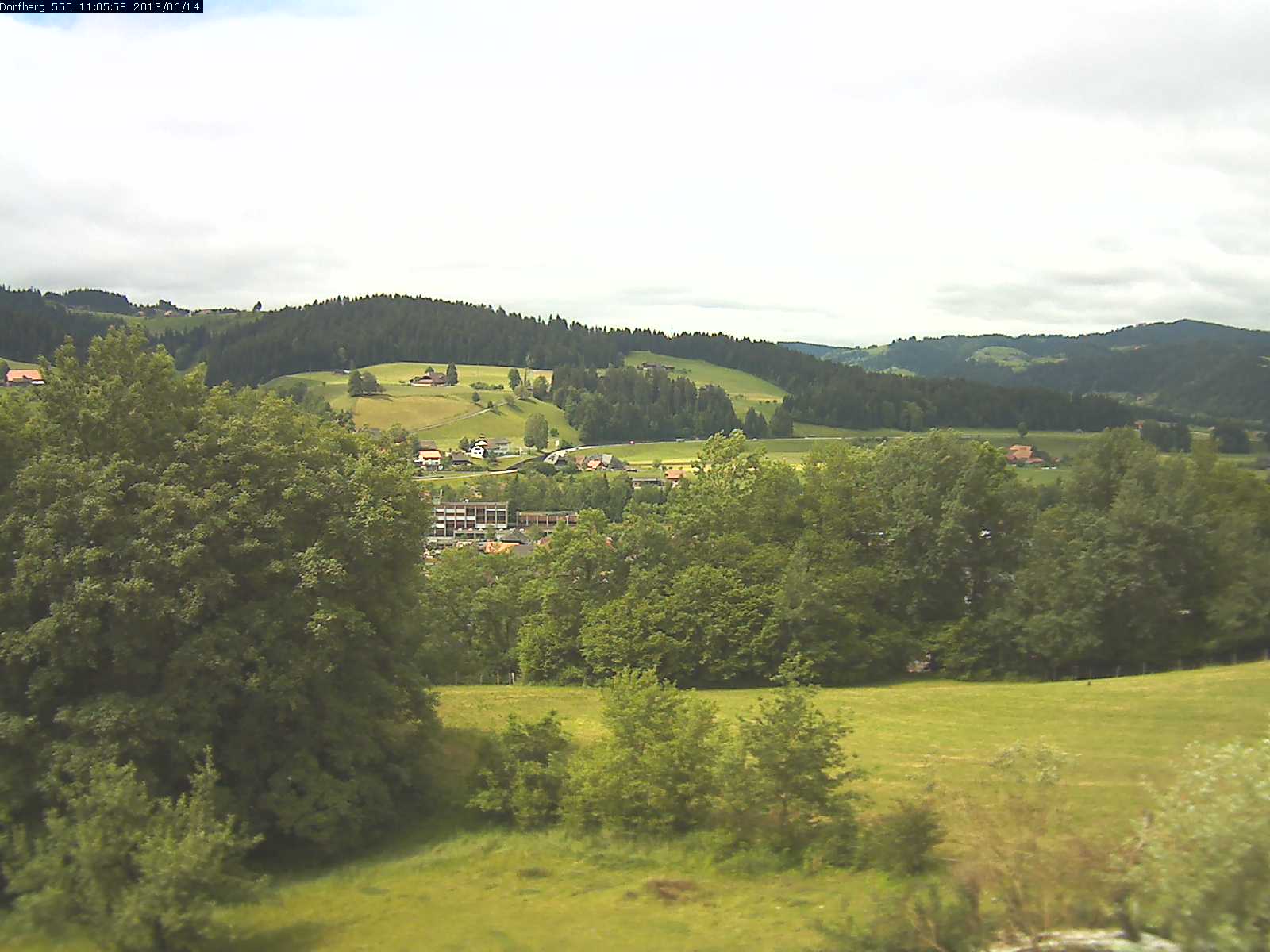 Webcam-Bild: Aussicht vom Dorfberg in Langnau 20130614-110600