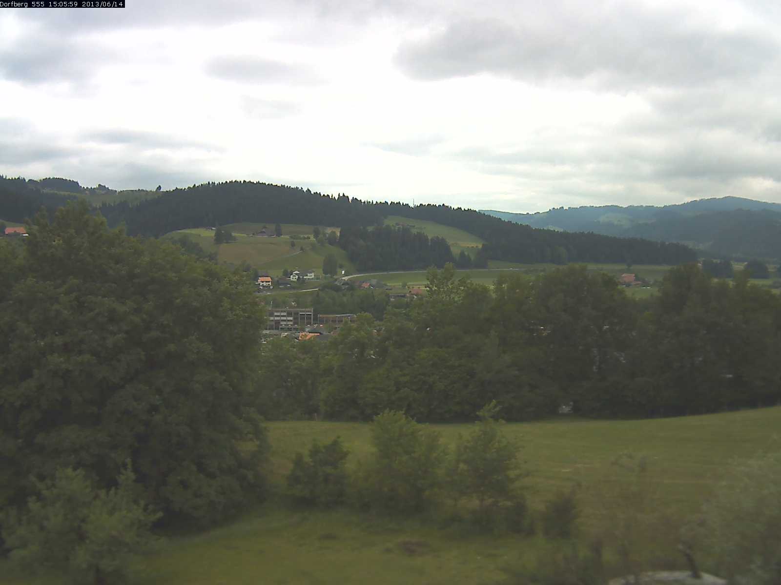 Webcam-Bild: Aussicht vom Dorfberg in Langnau 20130614-150600