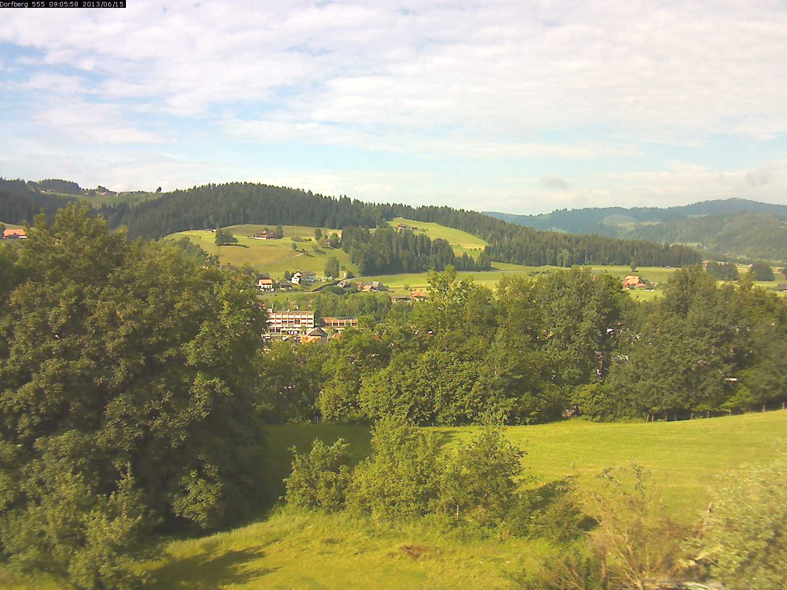 Webcam-Bild: Aussicht vom Dorfberg in Langnau 20130615-090600