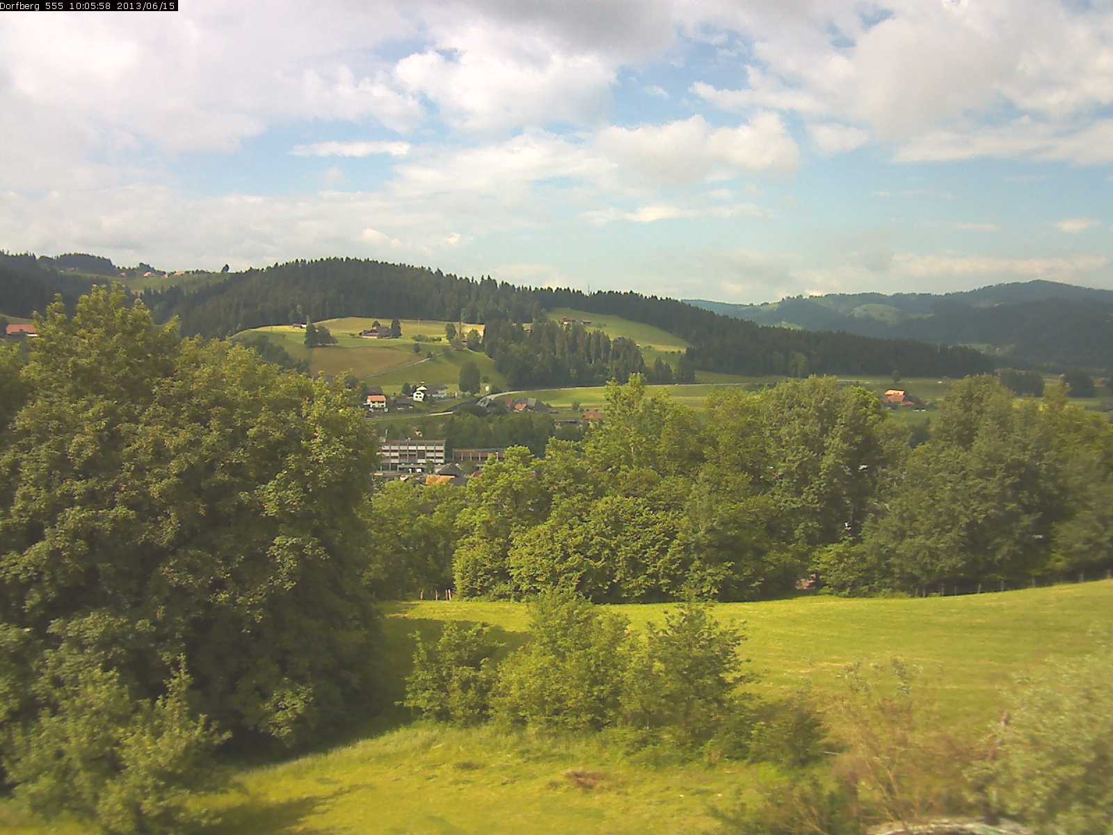 Webcam-Bild: Aussicht vom Dorfberg in Langnau 20130615-100600