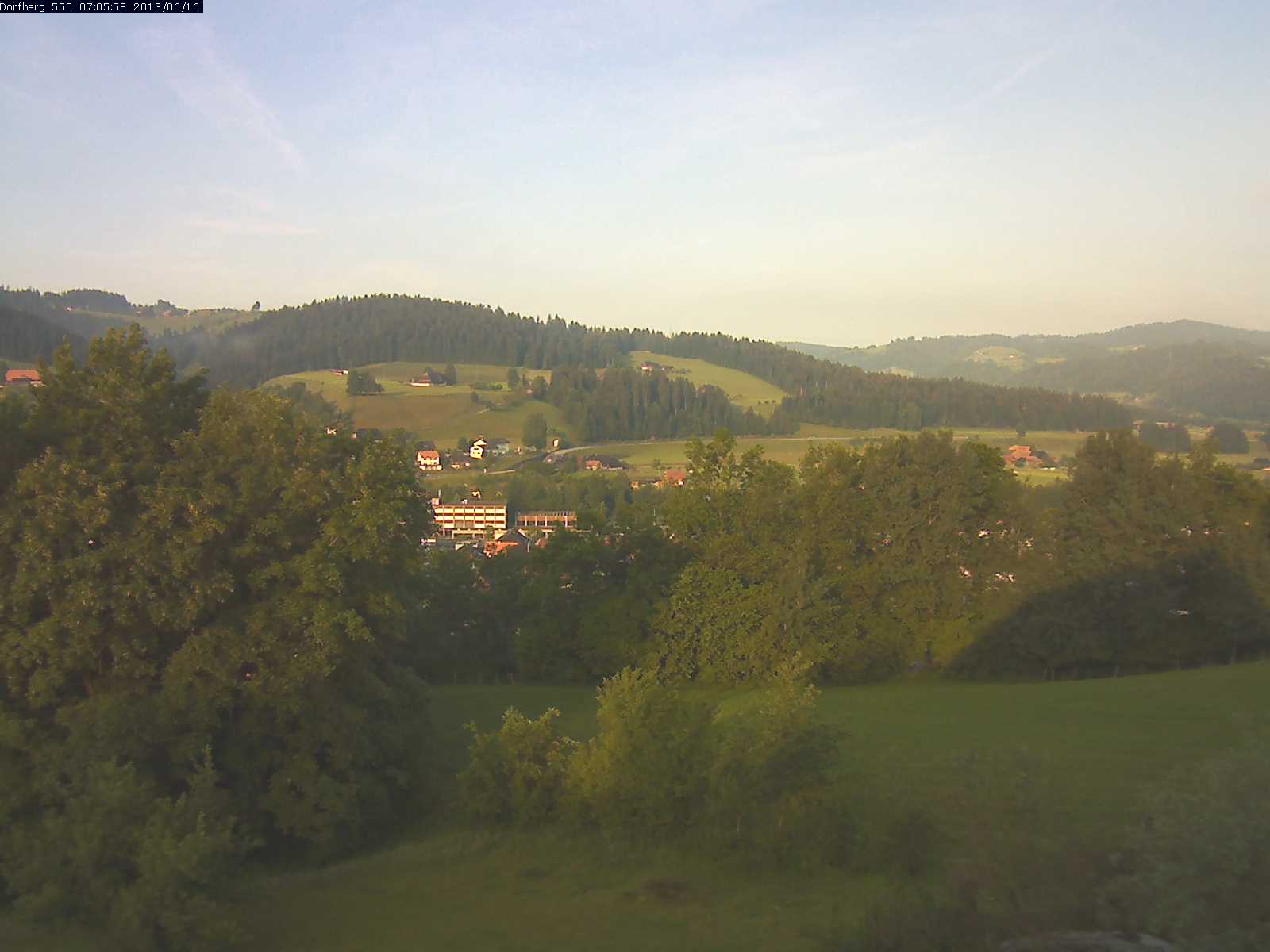 Webcam-Bild: Aussicht vom Dorfberg in Langnau 20130616-070600