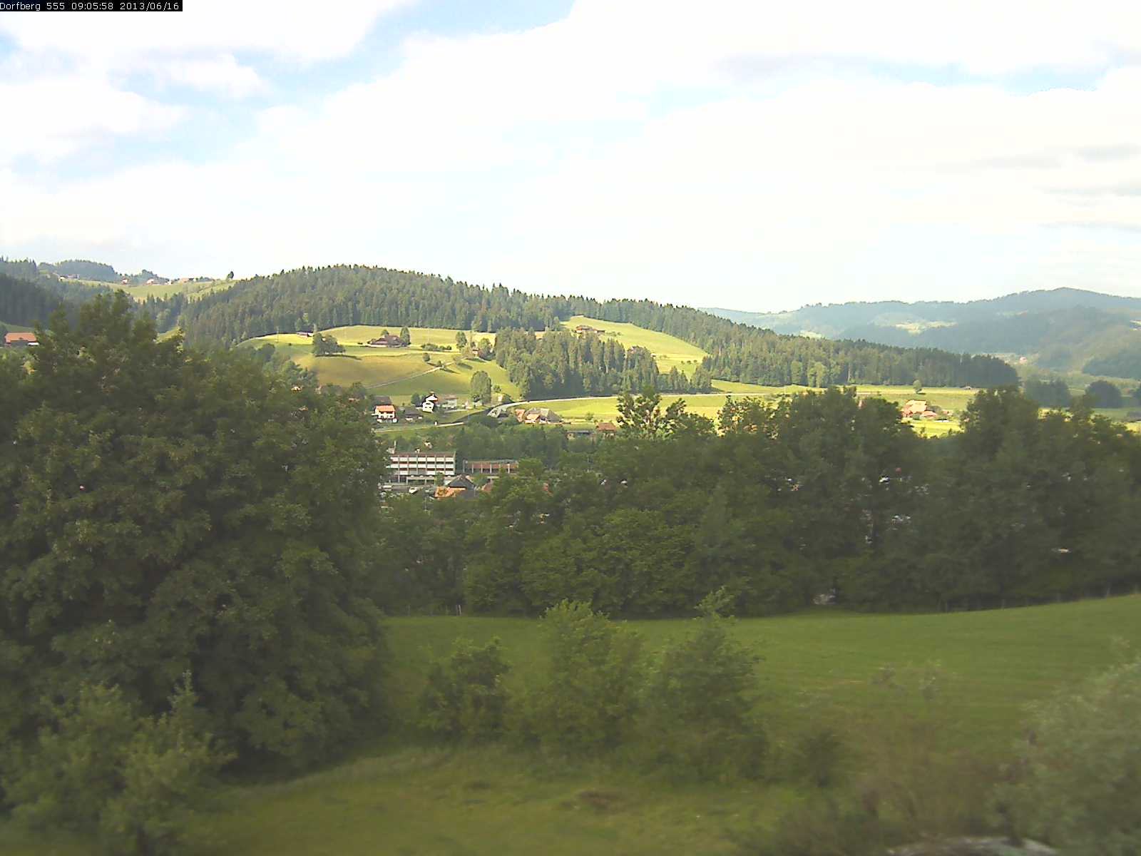 Webcam-Bild: Aussicht vom Dorfberg in Langnau 20130616-090600