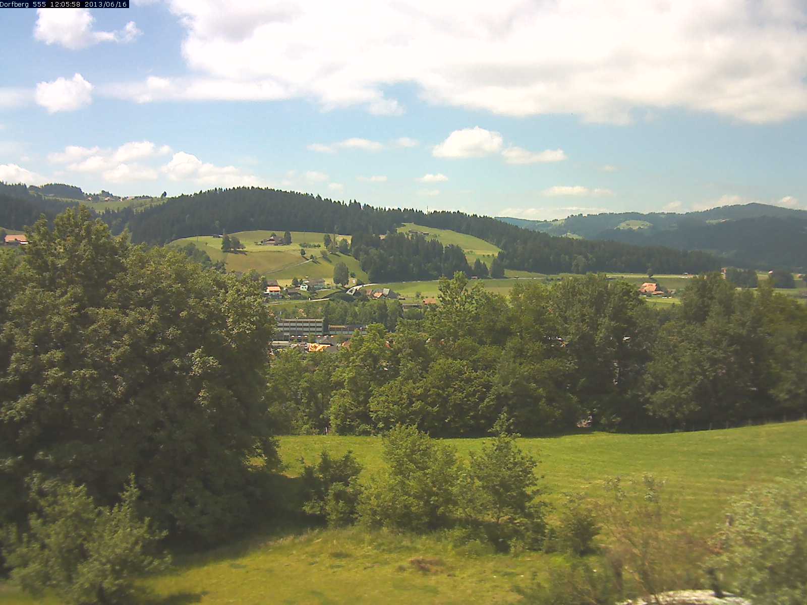 Webcam-Bild: Aussicht vom Dorfberg in Langnau 20130616-120600