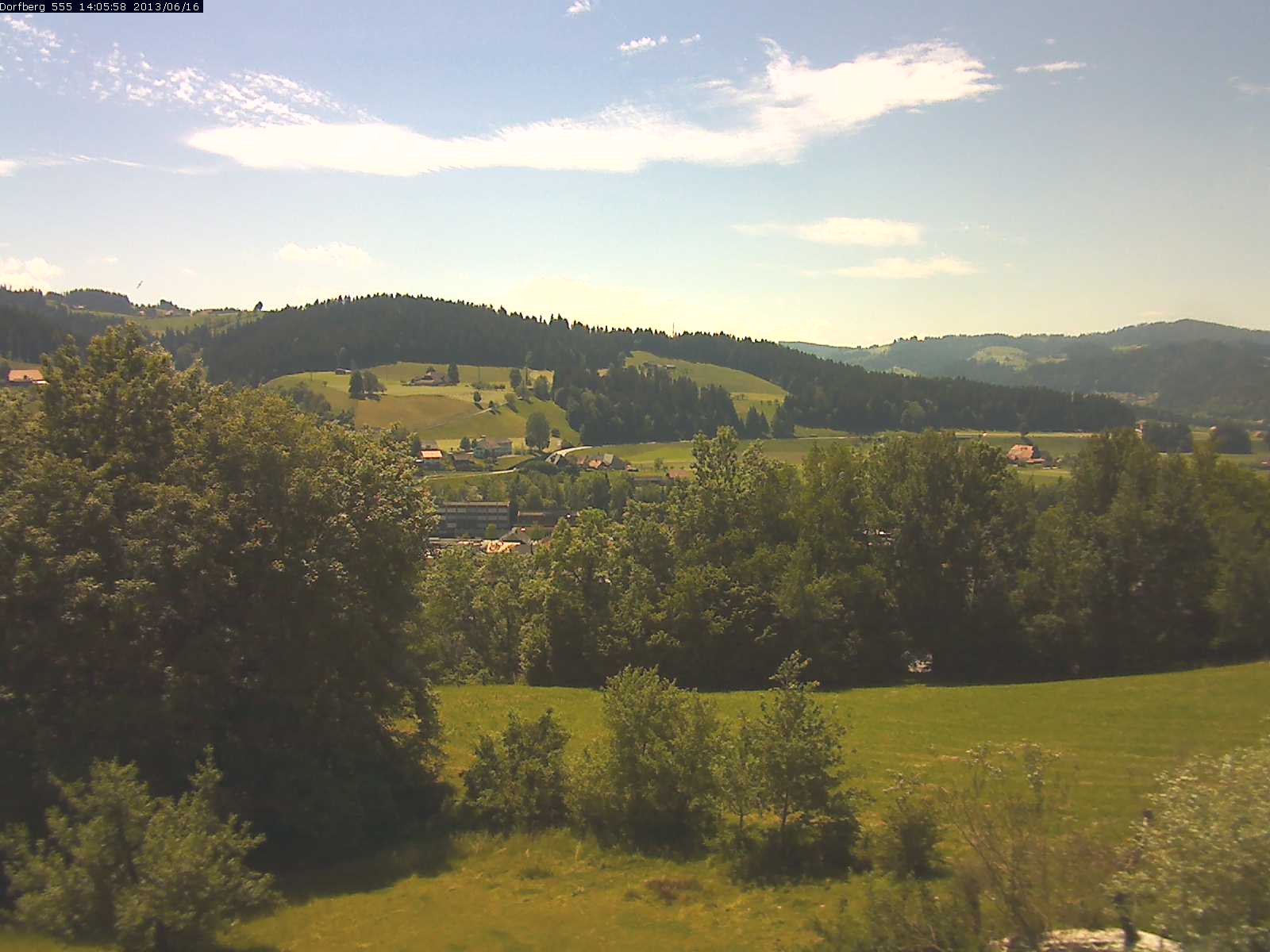 Webcam-Bild: Aussicht vom Dorfberg in Langnau 20130616-140600