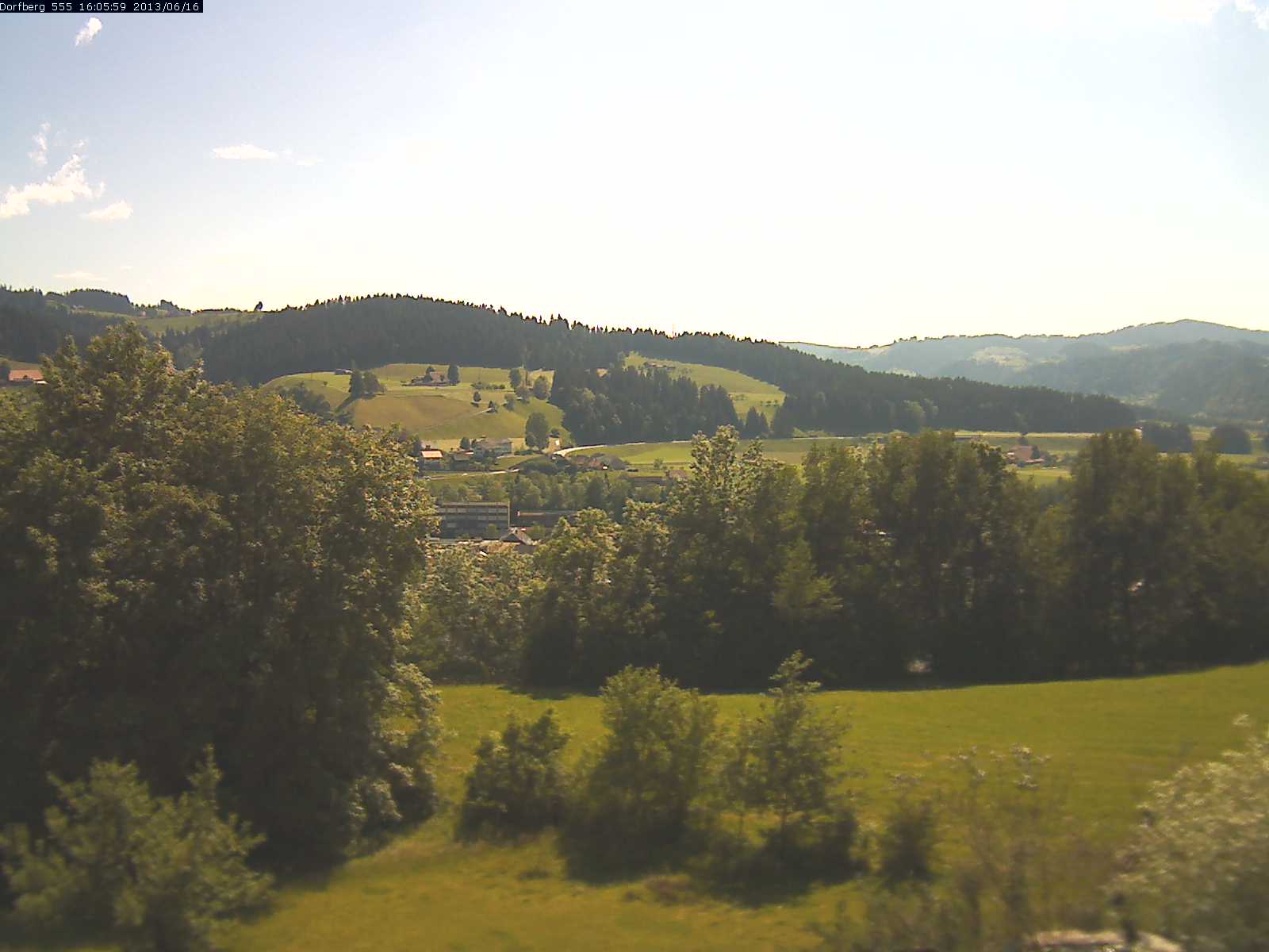 Webcam-Bild: Aussicht vom Dorfberg in Langnau 20130616-160600