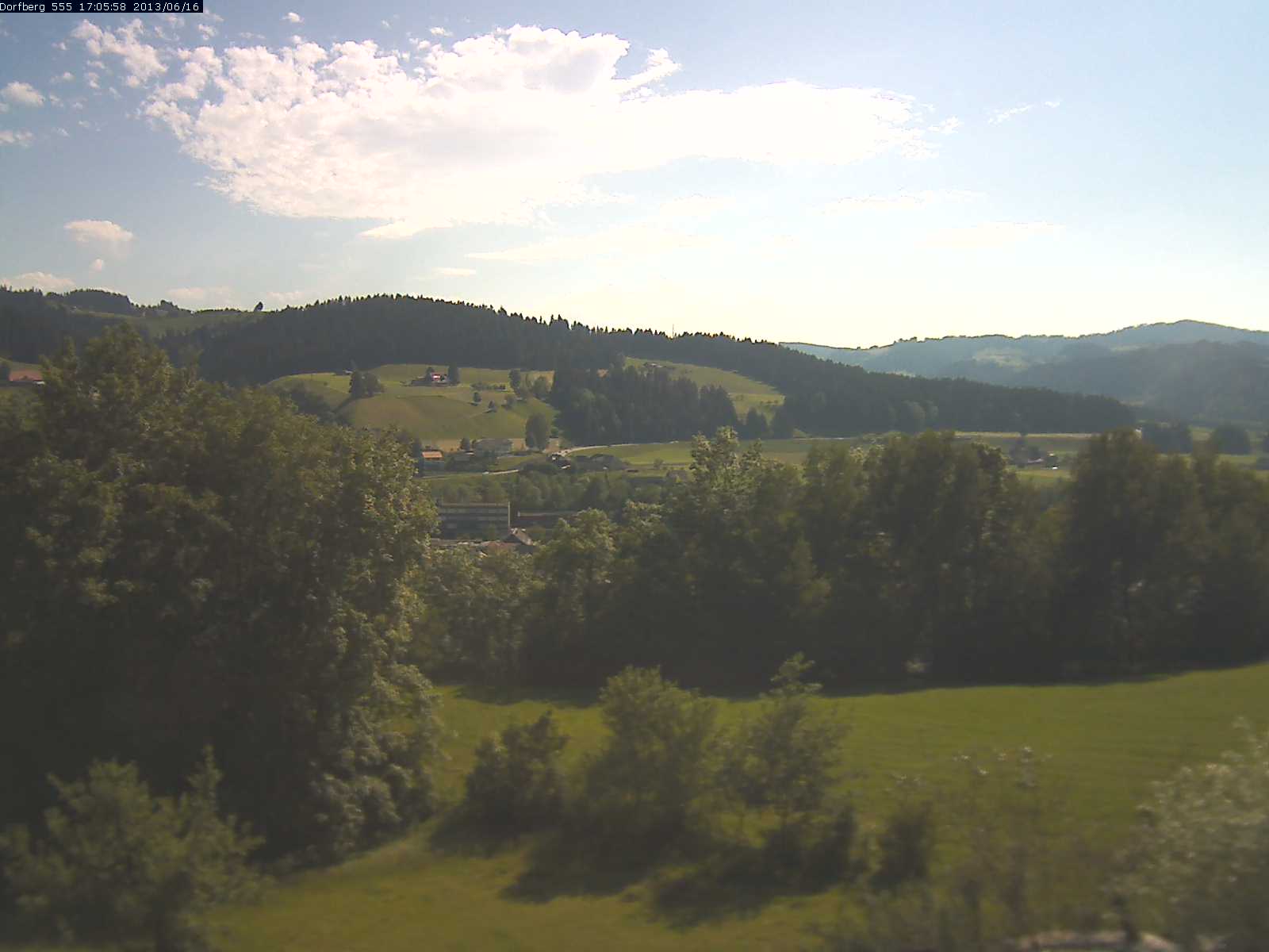 Webcam-Bild: Aussicht vom Dorfberg in Langnau 20130616-170600