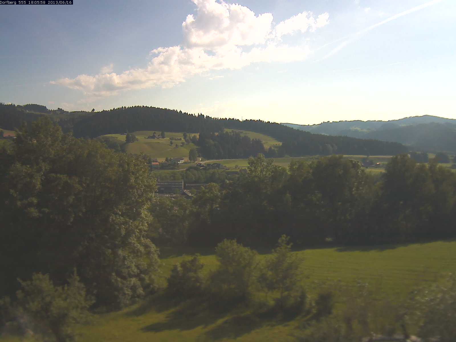 Webcam-Bild: Aussicht vom Dorfberg in Langnau 20130616-180600