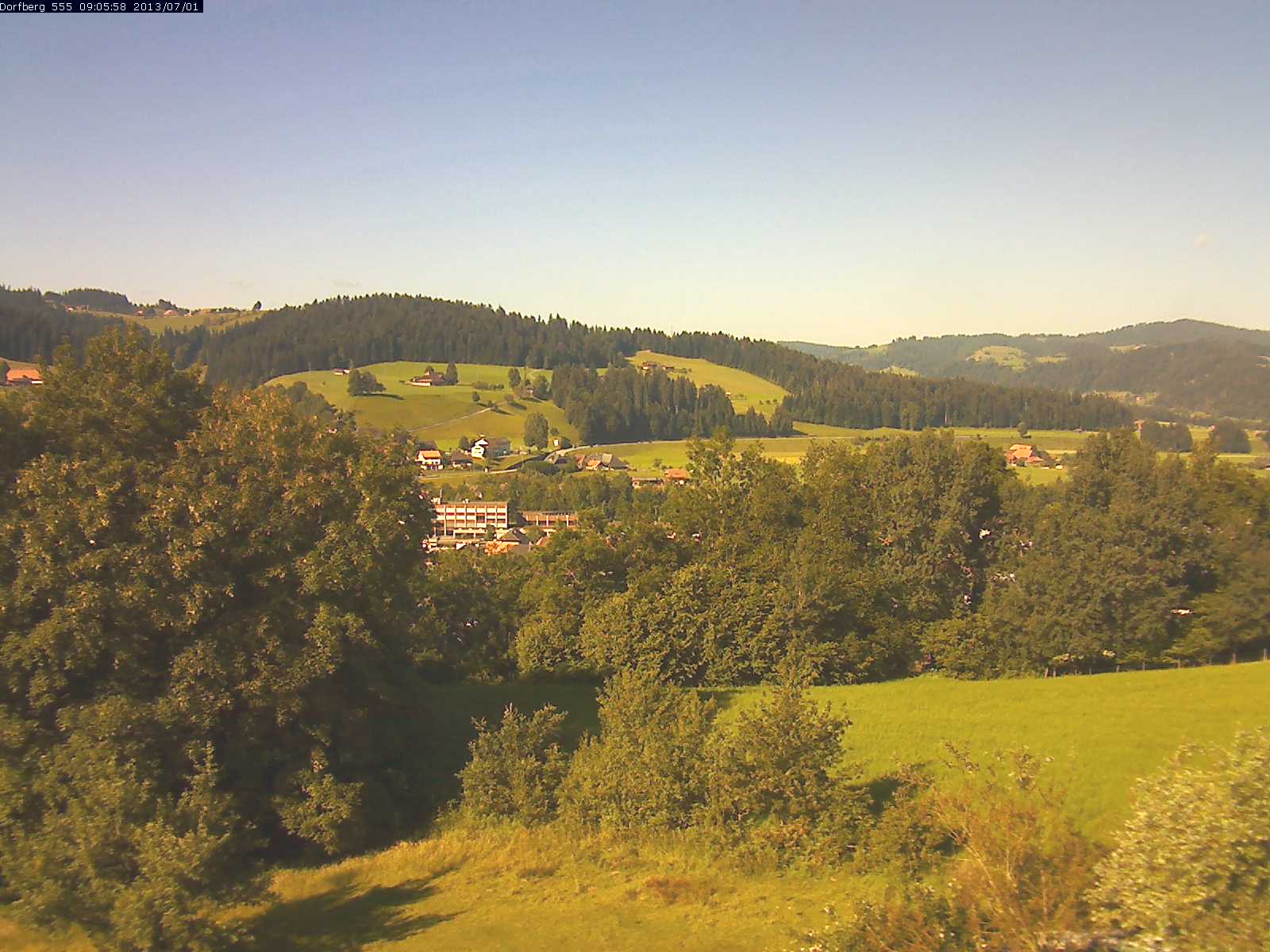 Webcam-Bild: Aussicht vom Dorfberg in Langnau 20130701-090600