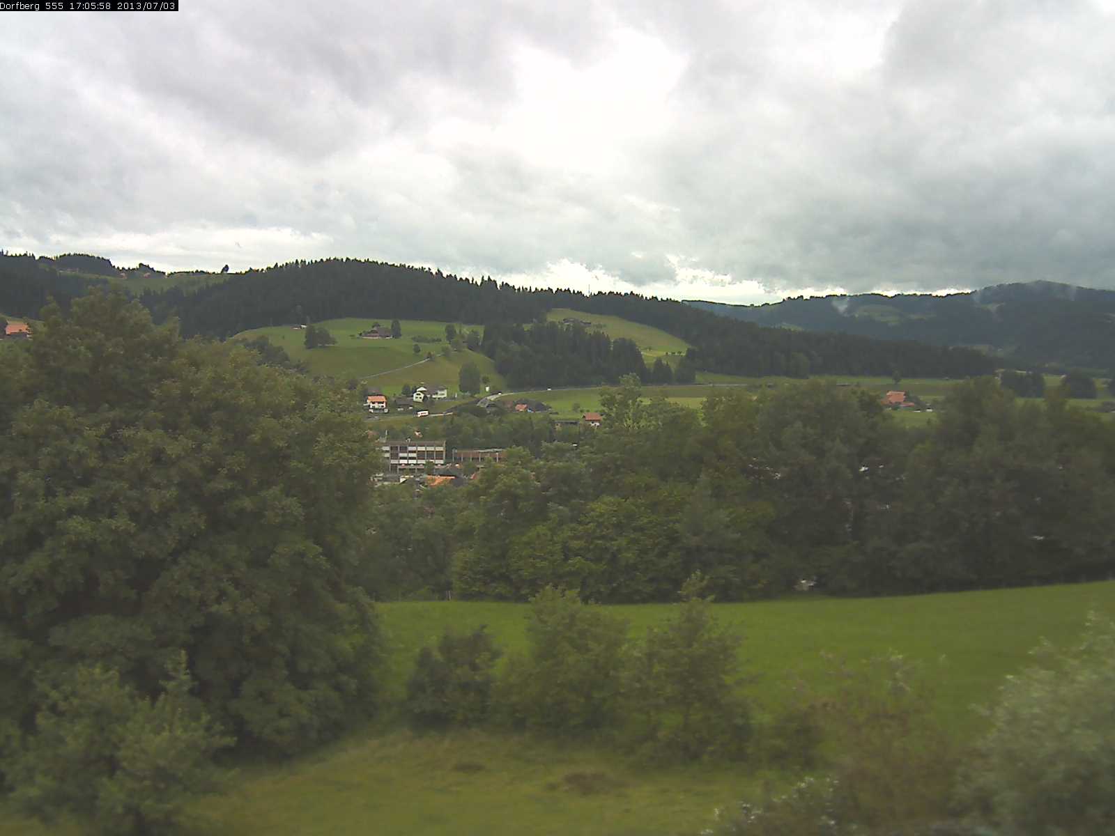 Webcam-Bild: Aussicht vom Dorfberg in Langnau 20130703-170600
