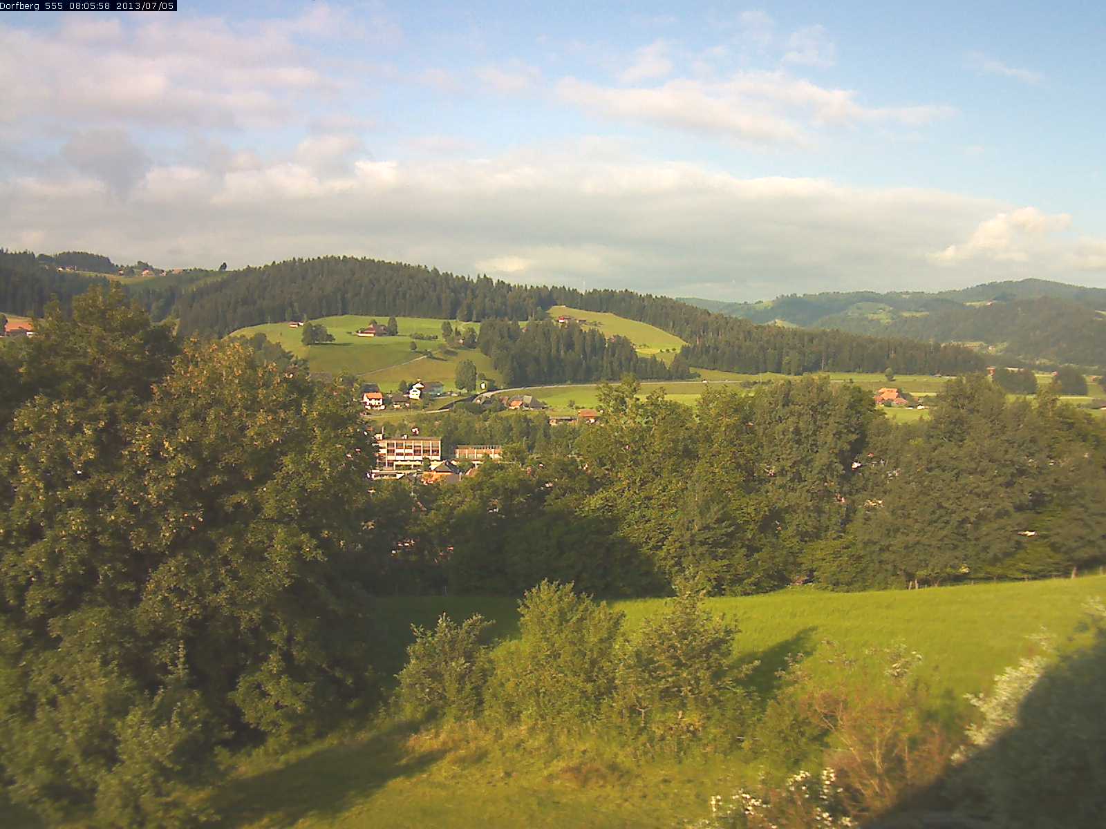Webcam-Bild: Aussicht vom Dorfberg in Langnau 20130705-080600