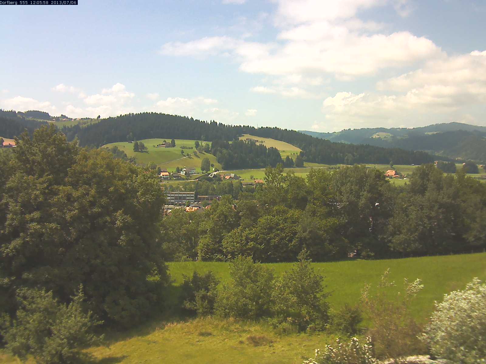 Webcam-Bild: Aussicht vom Dorfberg in Langnau 20130706-120600