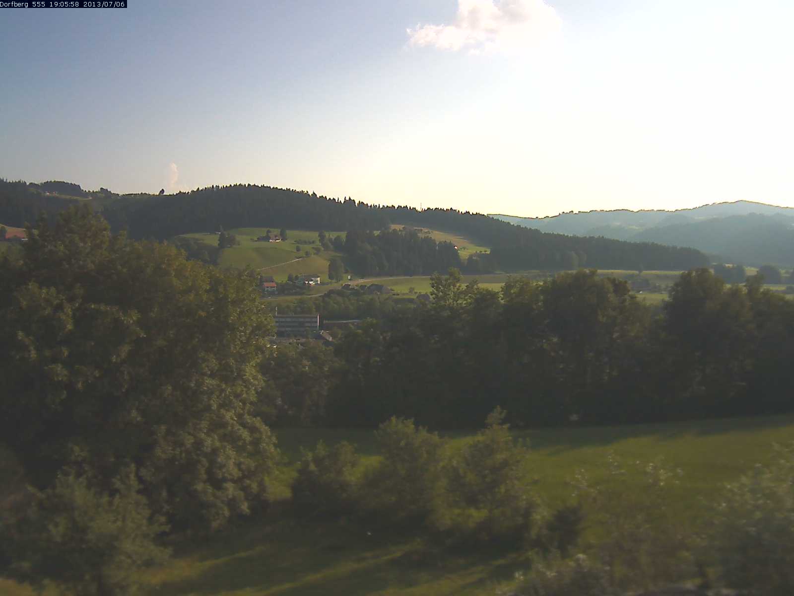 Webcam-Bild: Aussicht vom Dorfberg in Langnau 20130706-190600