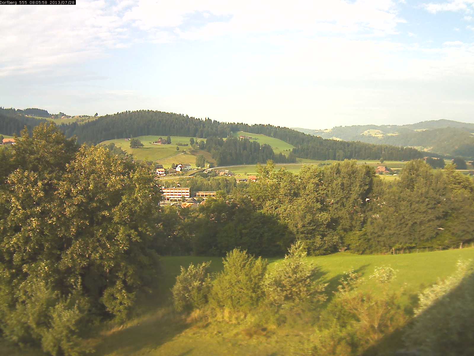 Webcam-Bild: Aussicht vom Dorfberg in Langnau 20130728-080600