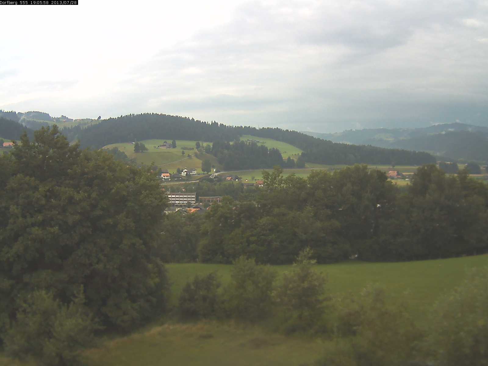 Webcam-Bild: Aussicht vom Dorfberg in Langnau 20130728-190600