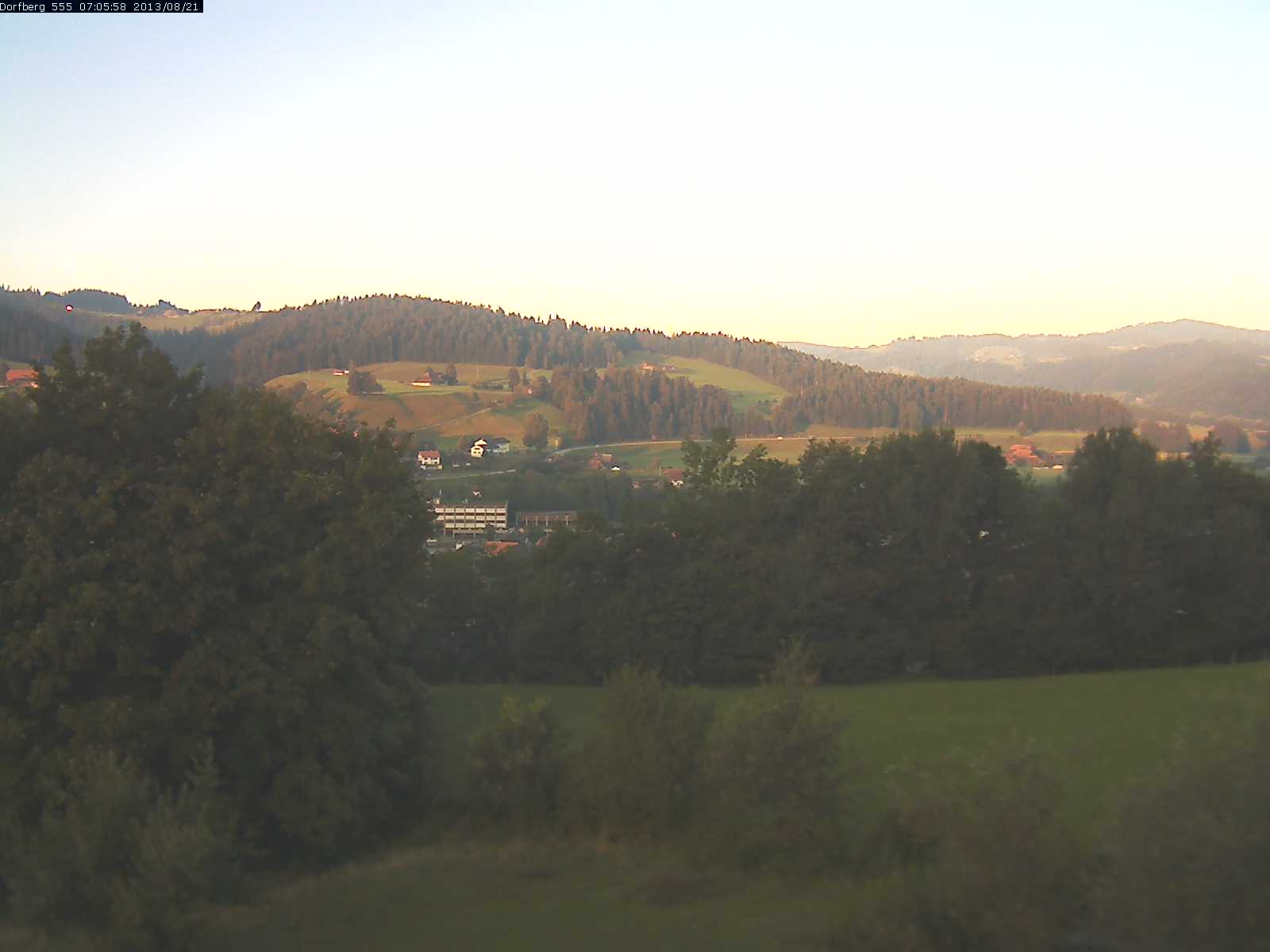 Webcam-Bild: Aussicht vom Dorfberg in Langnau 20130821-070600
