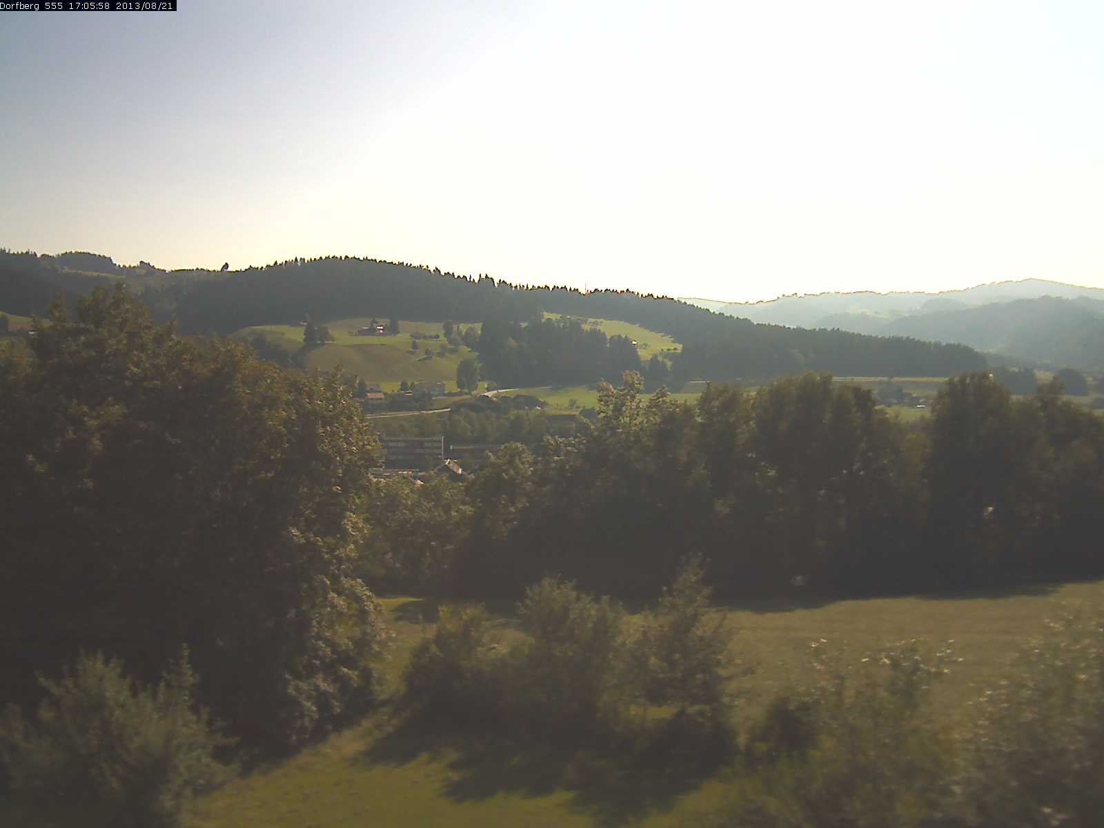 Webcam-Bild: Aussicht vom Dorfberg in Langnau 20130821-170600