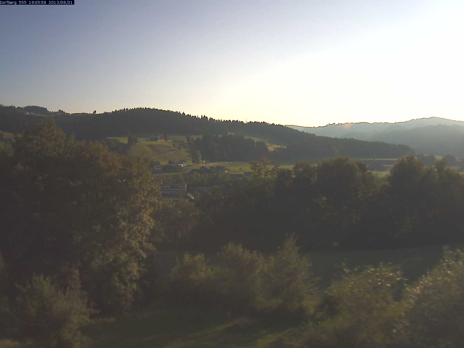 Webcam-Bild: Aussicht vom Dorfberg in Langnau 20130821-190600