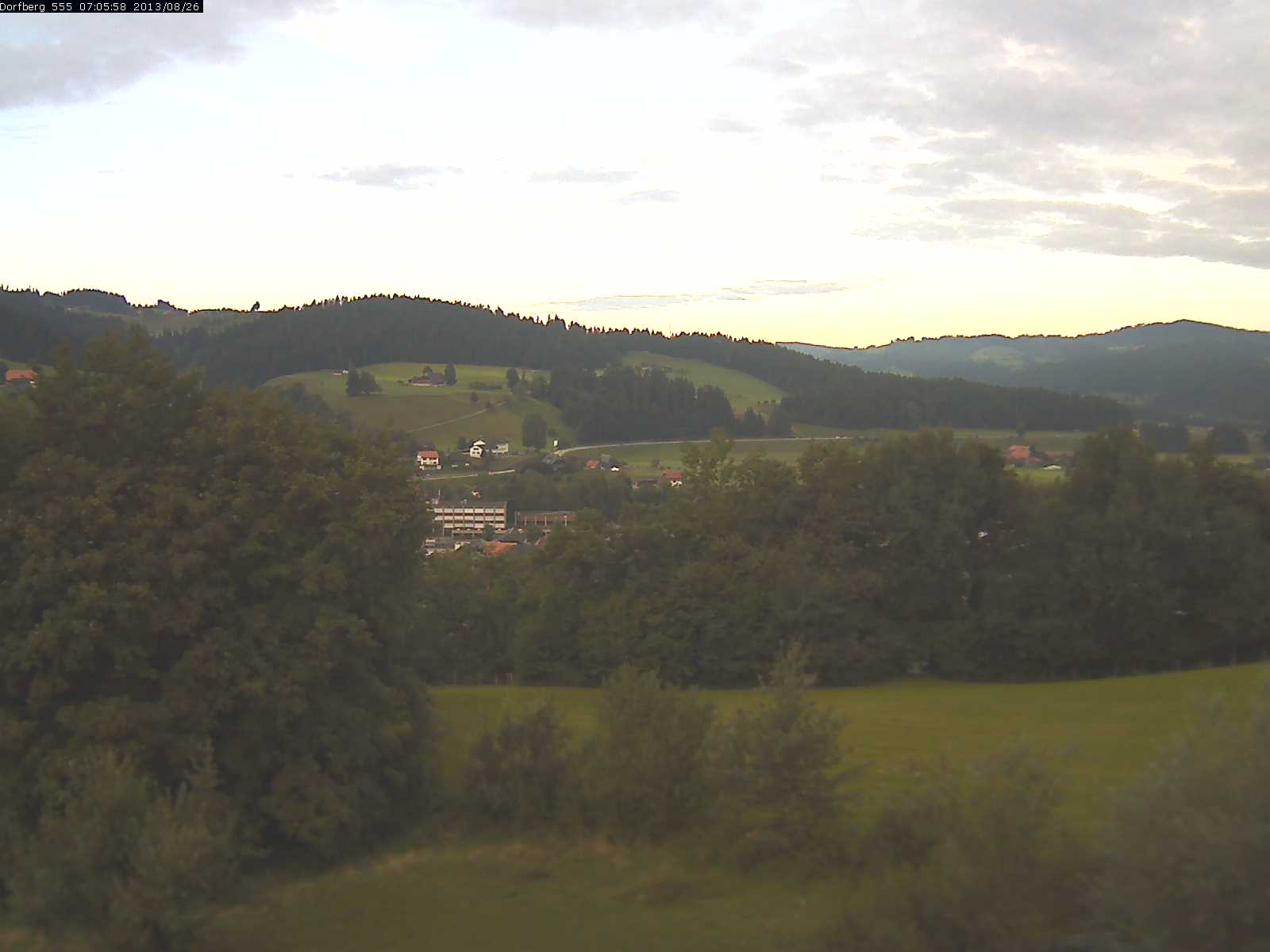 Webcam-Bild: Aussicht vom Dorfberg in Langnau 20130826-070600